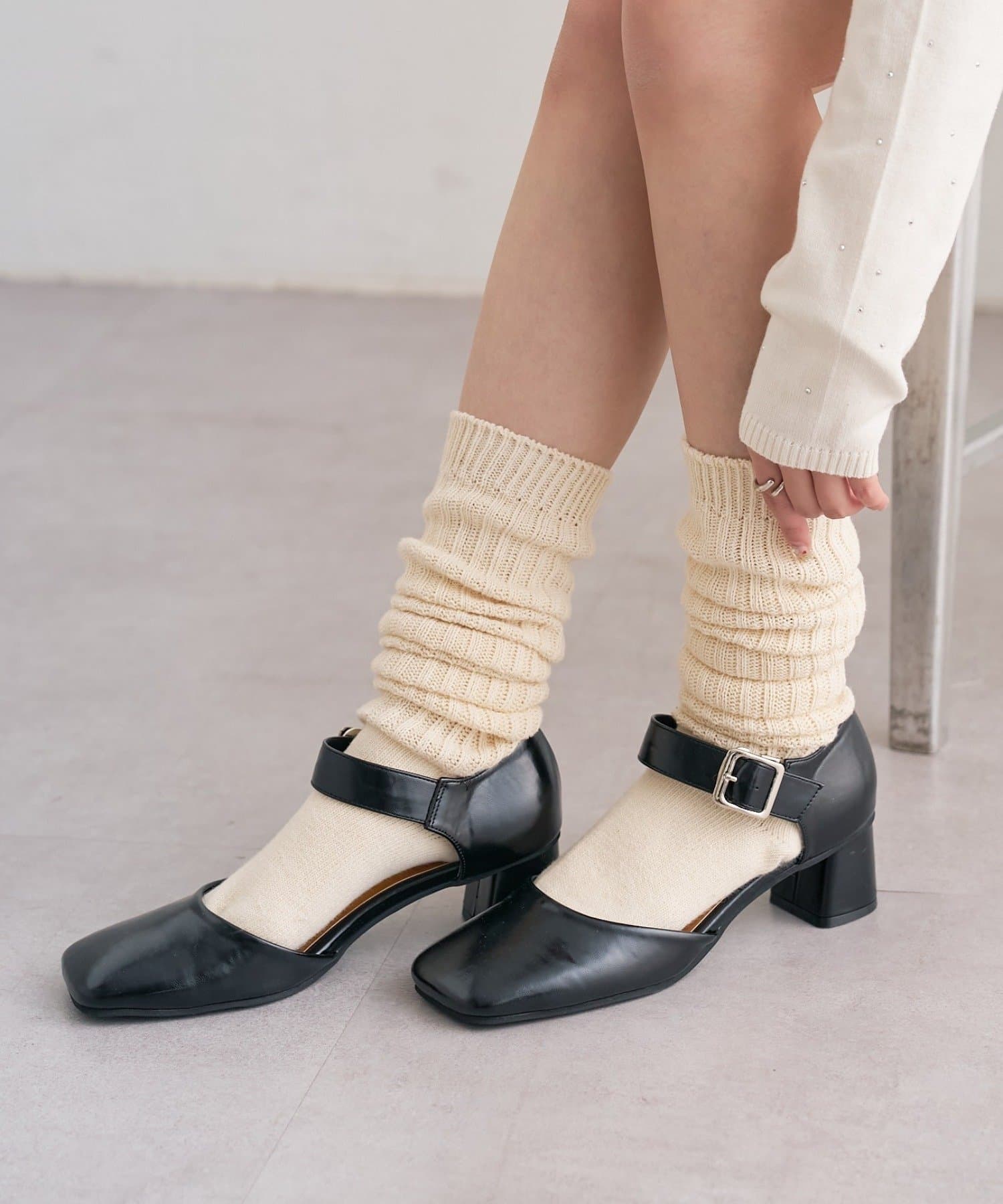 mystic(ミスティック) バックルスクエアパンプス