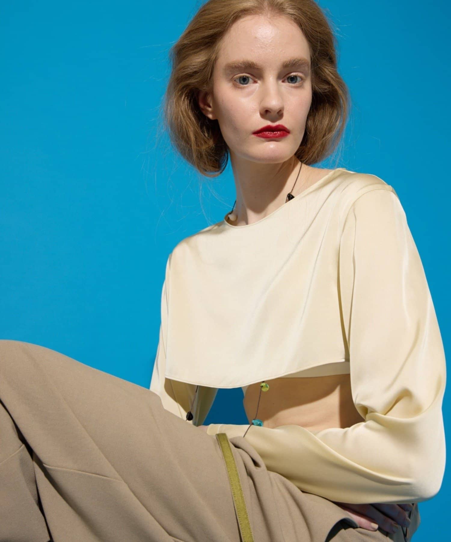 COLLAGE GALLARDAGALANTE(コラージュ ガリャルダガランテ) 【CEPIE./セピエ】サテンクロップドブラウス