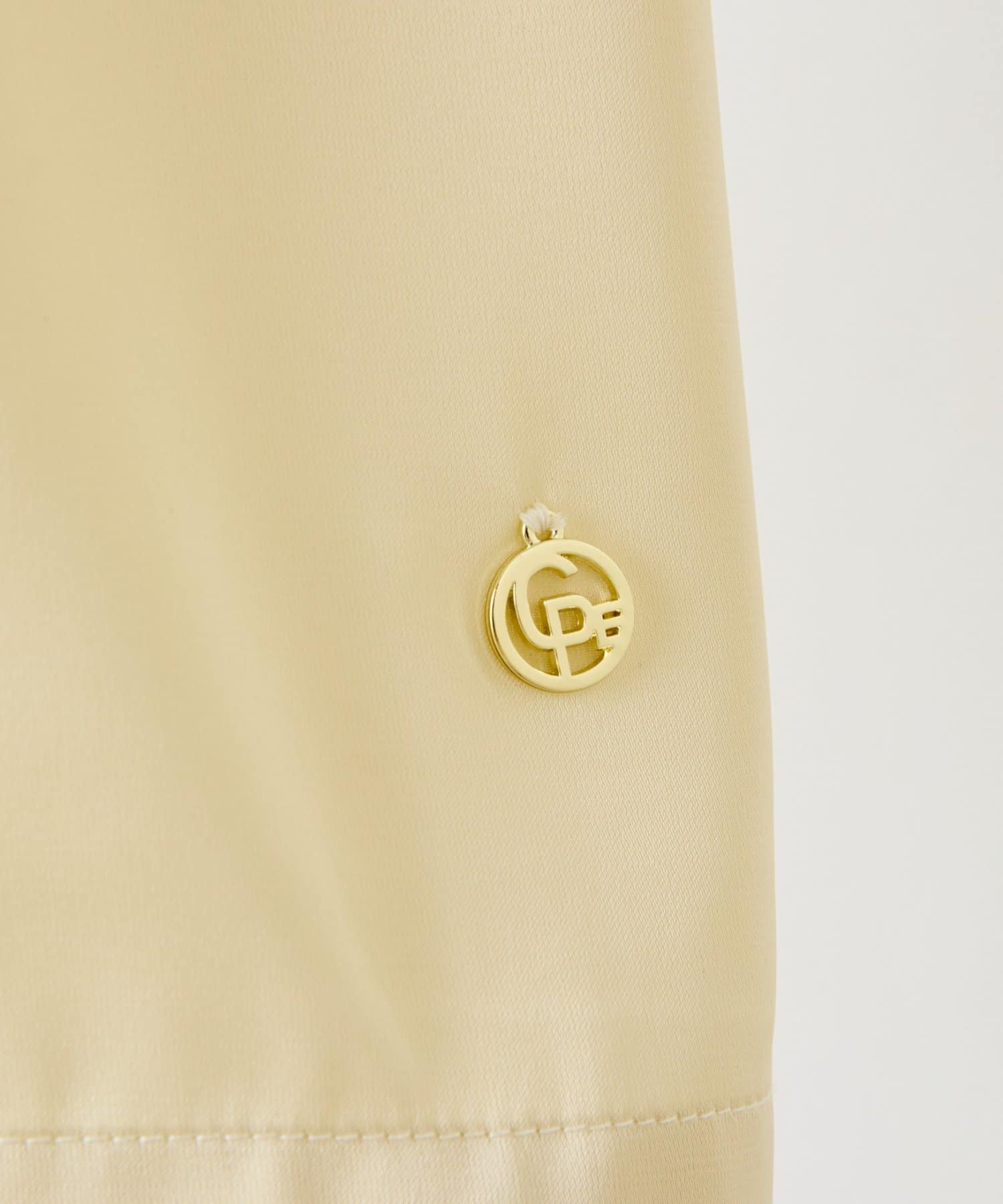 COLLAGE GALLARDAGALANTE(コラージュ ガリャルダガランテ) 【CEPIE./セピエ】サテンクロップドブラウス