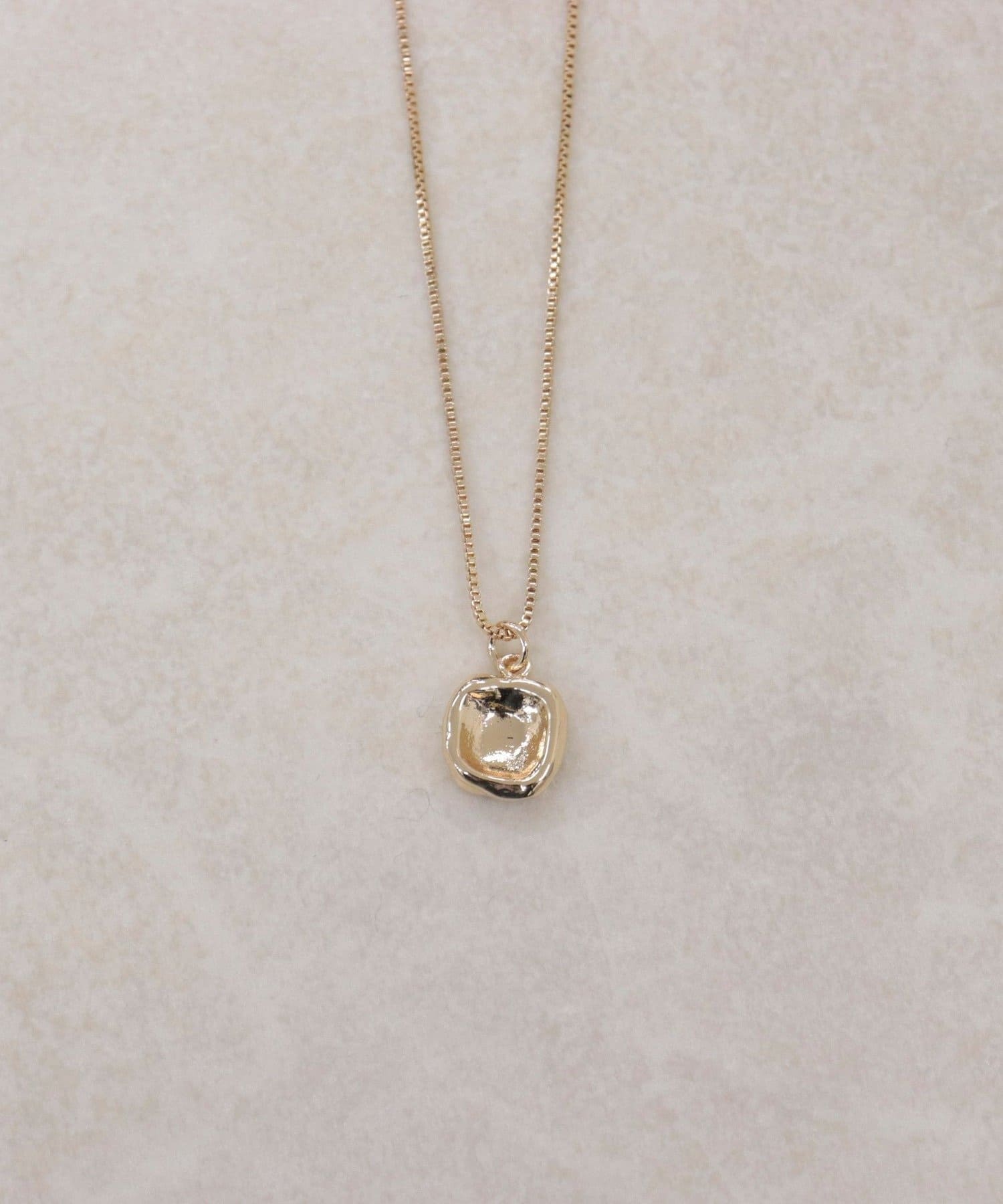 FREDY & GLOSTER(フレディ アンド グロスター) つぶしキューブトップネックレス