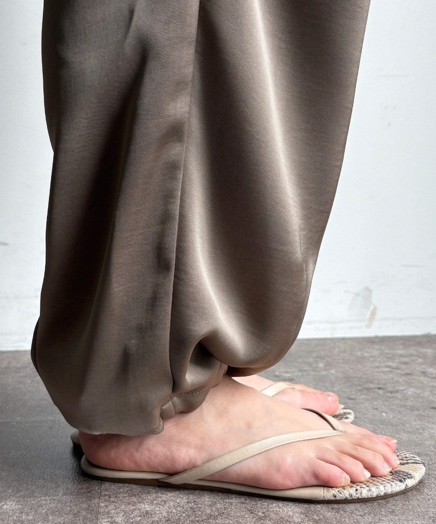 DOUDOU(ドゥドゥ) 【WEB限定】サテンパンツ