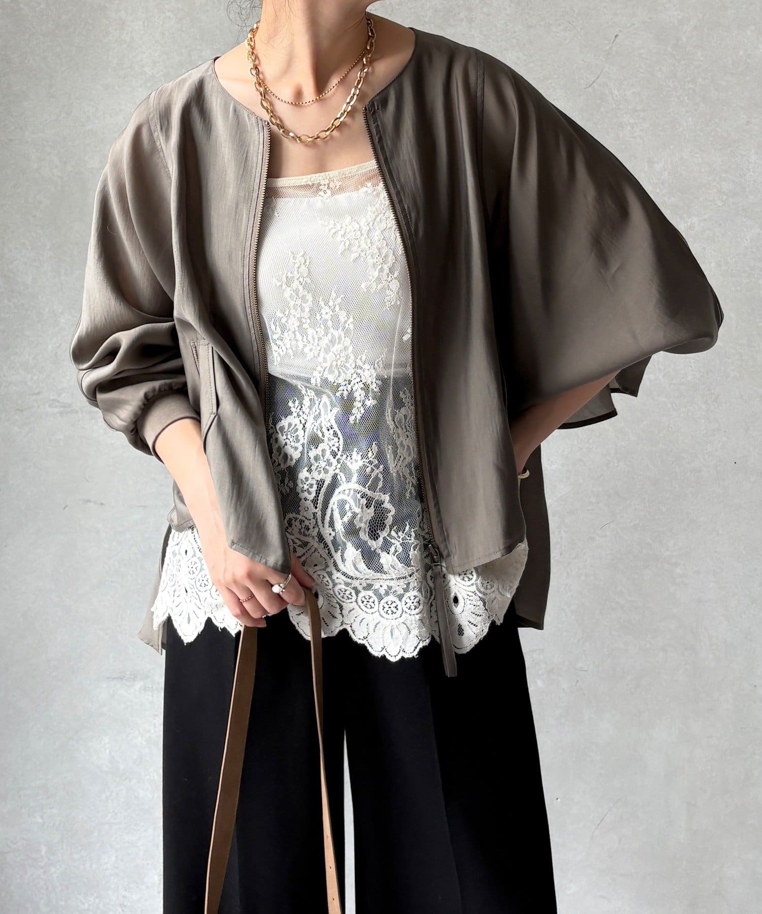 DOUDOU(ドゥドゥ) 【WEB限定】バックギャザーフリルブルゾン