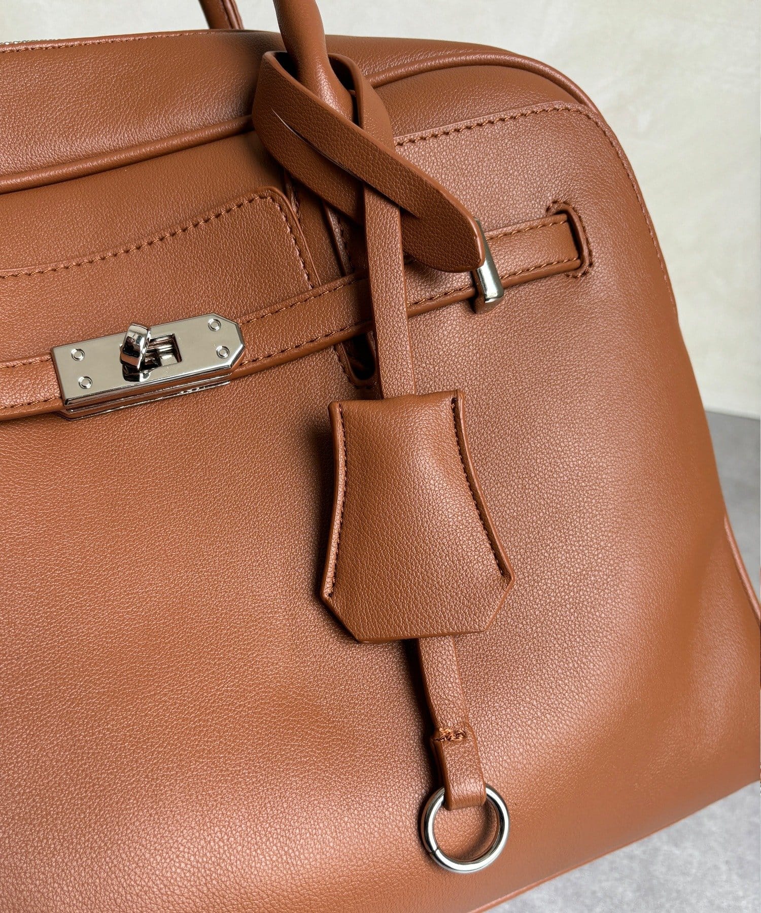 DOUDOU(ドゥドゥ) 【WEB限定】ボーリングバッグケリー金具使い