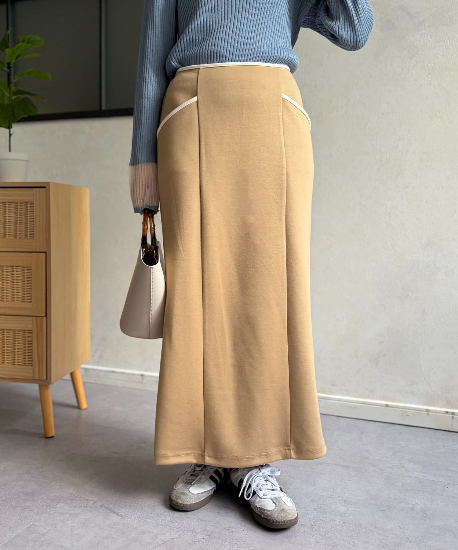 Chez toi(シェトワ) パイピングナロースカート