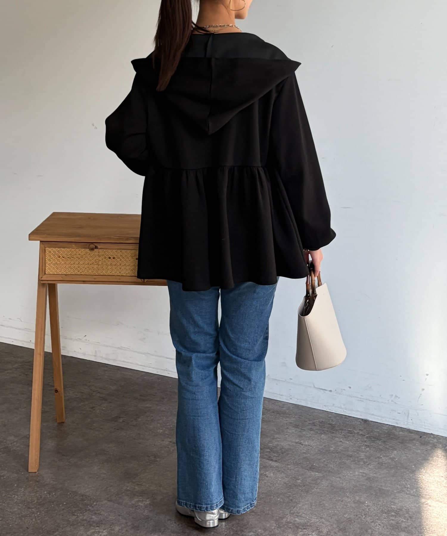 Chez toi(シェトワ) ダンボールペプラムパーカー