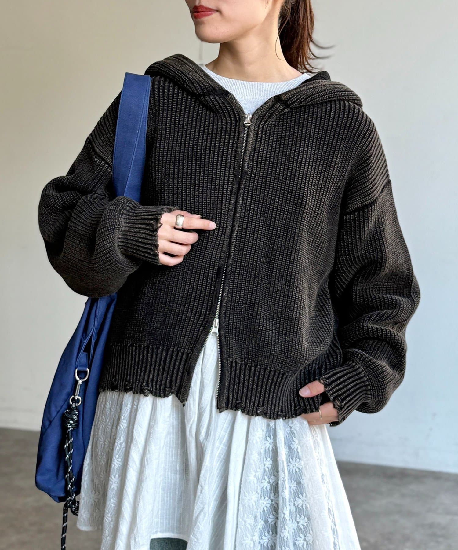 CPCM(シーピーシーエム) ダメージピグメントパーカー