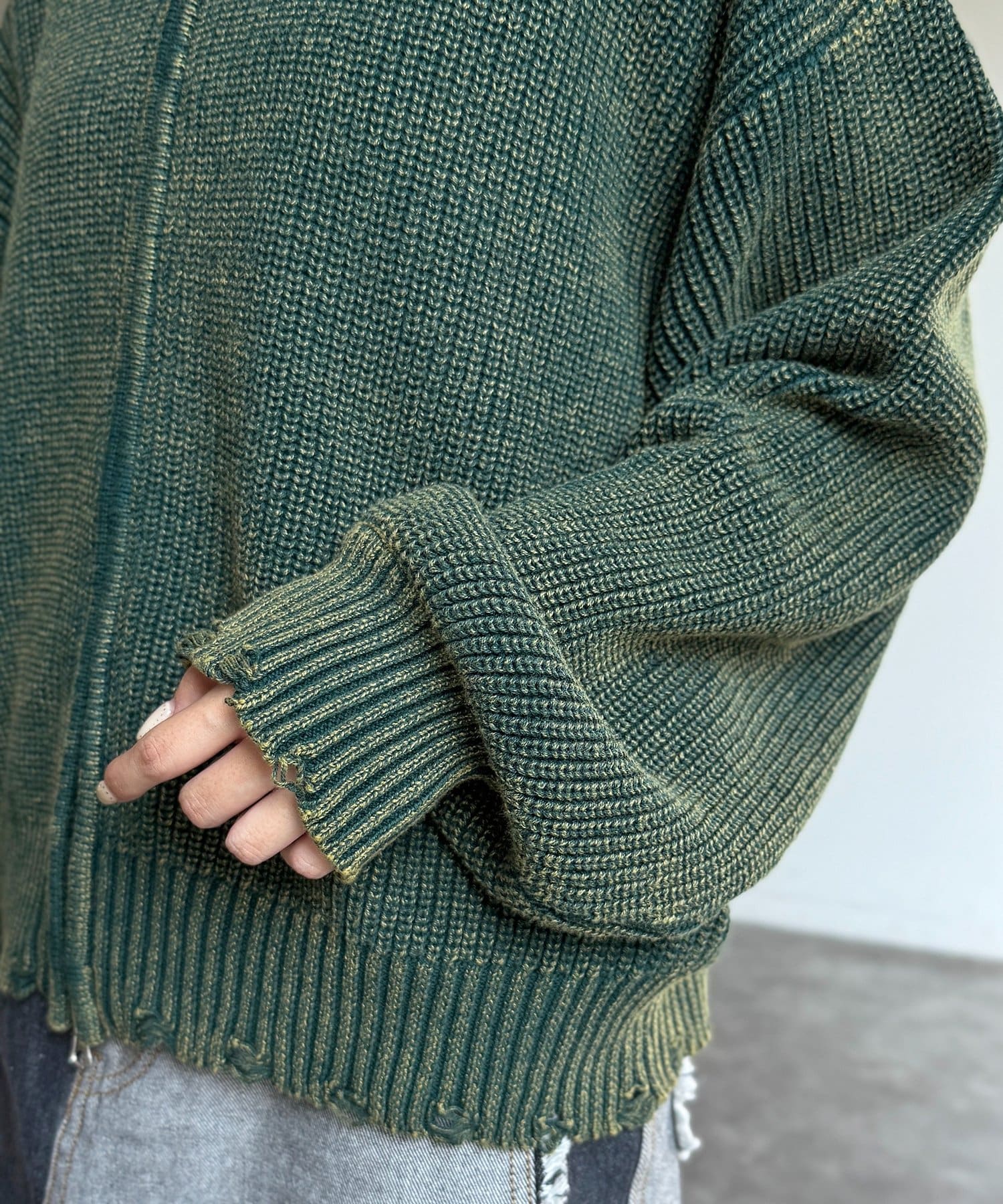 CPCM(シーピーシーエム) ダメージピグメントパーカー