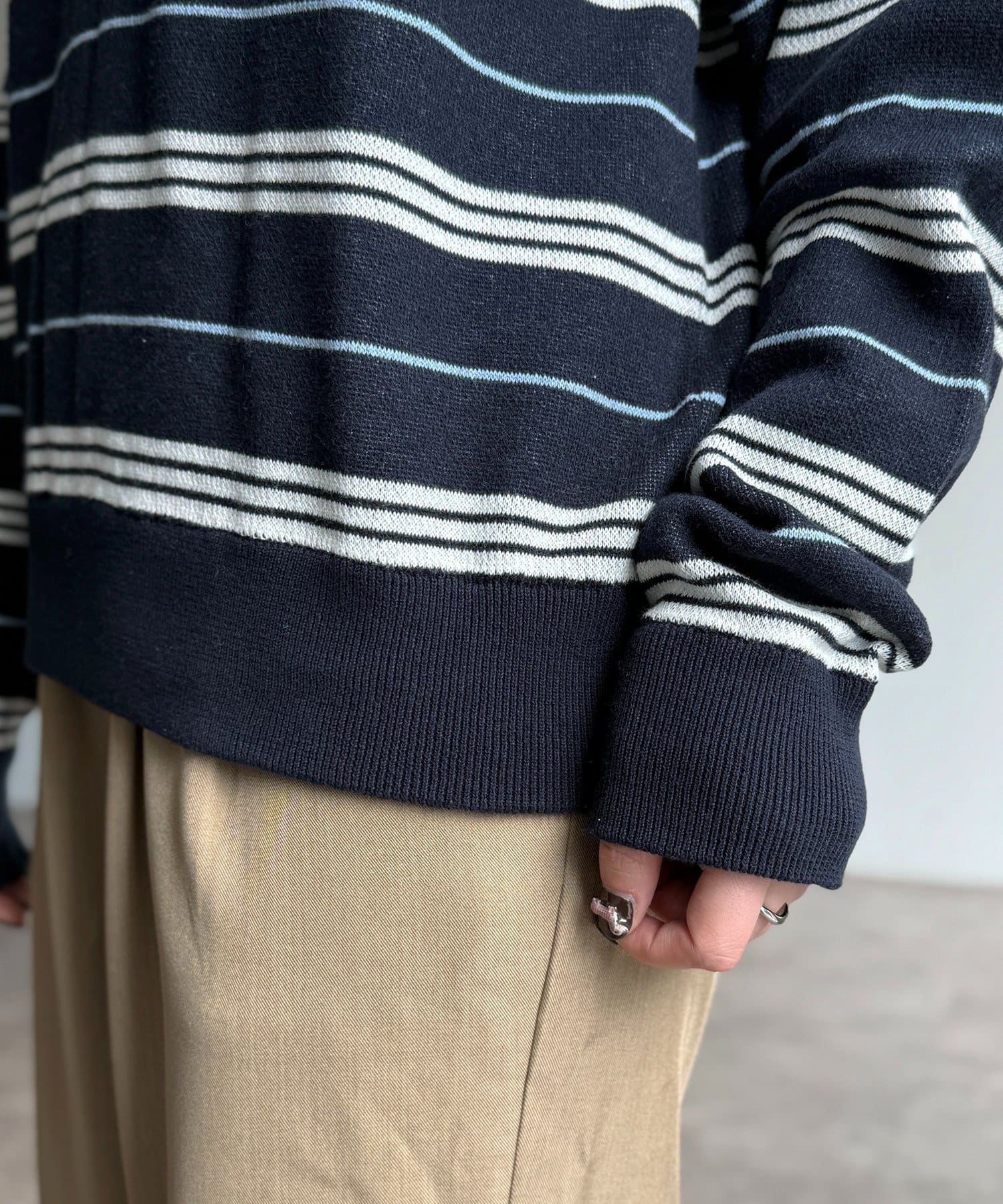 CPCM(シーピーシーエム) 1ポイント刺繍ヘンリープルオーバー