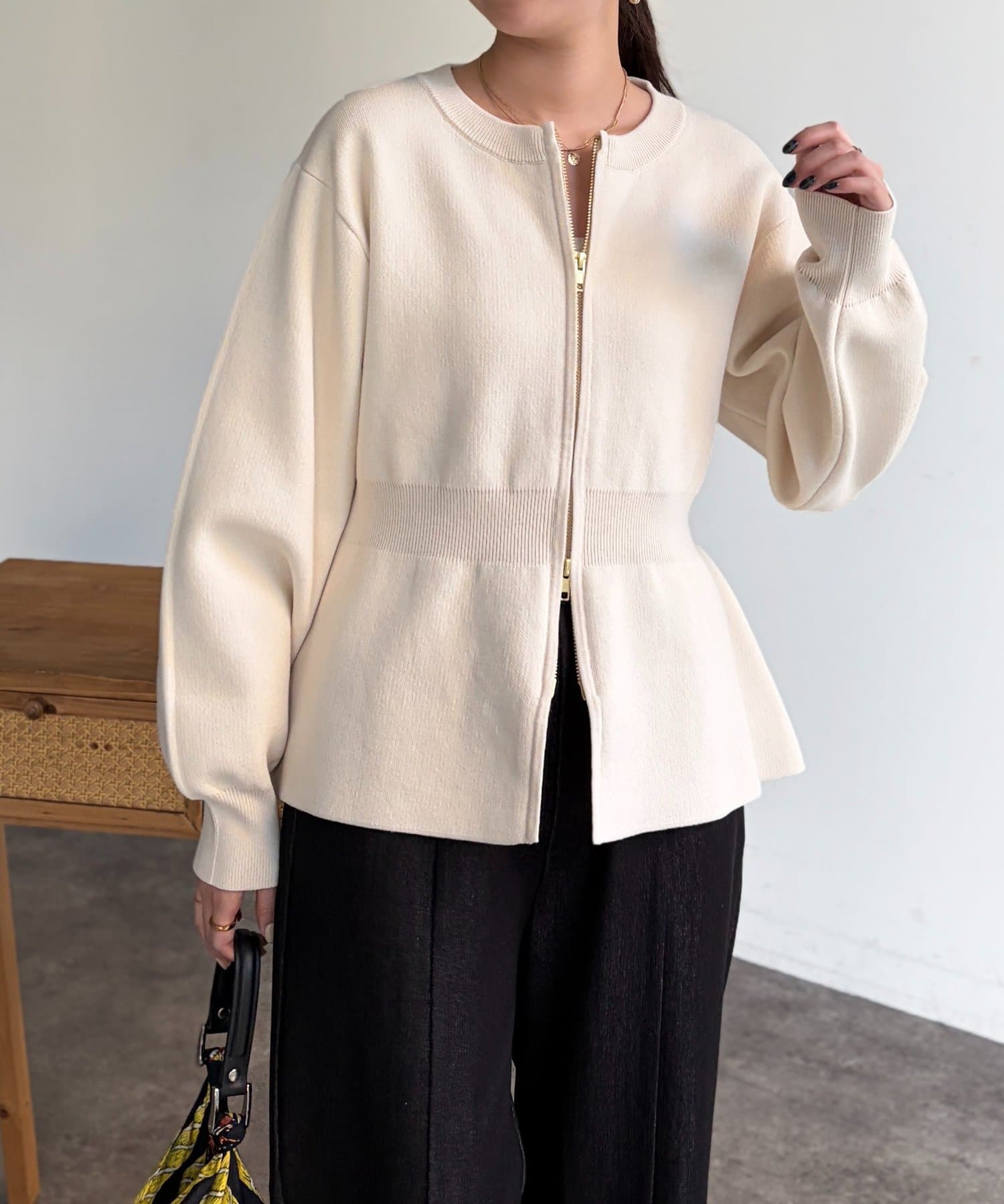 Chez toi(シェトワ) ペプラムジップジャケット