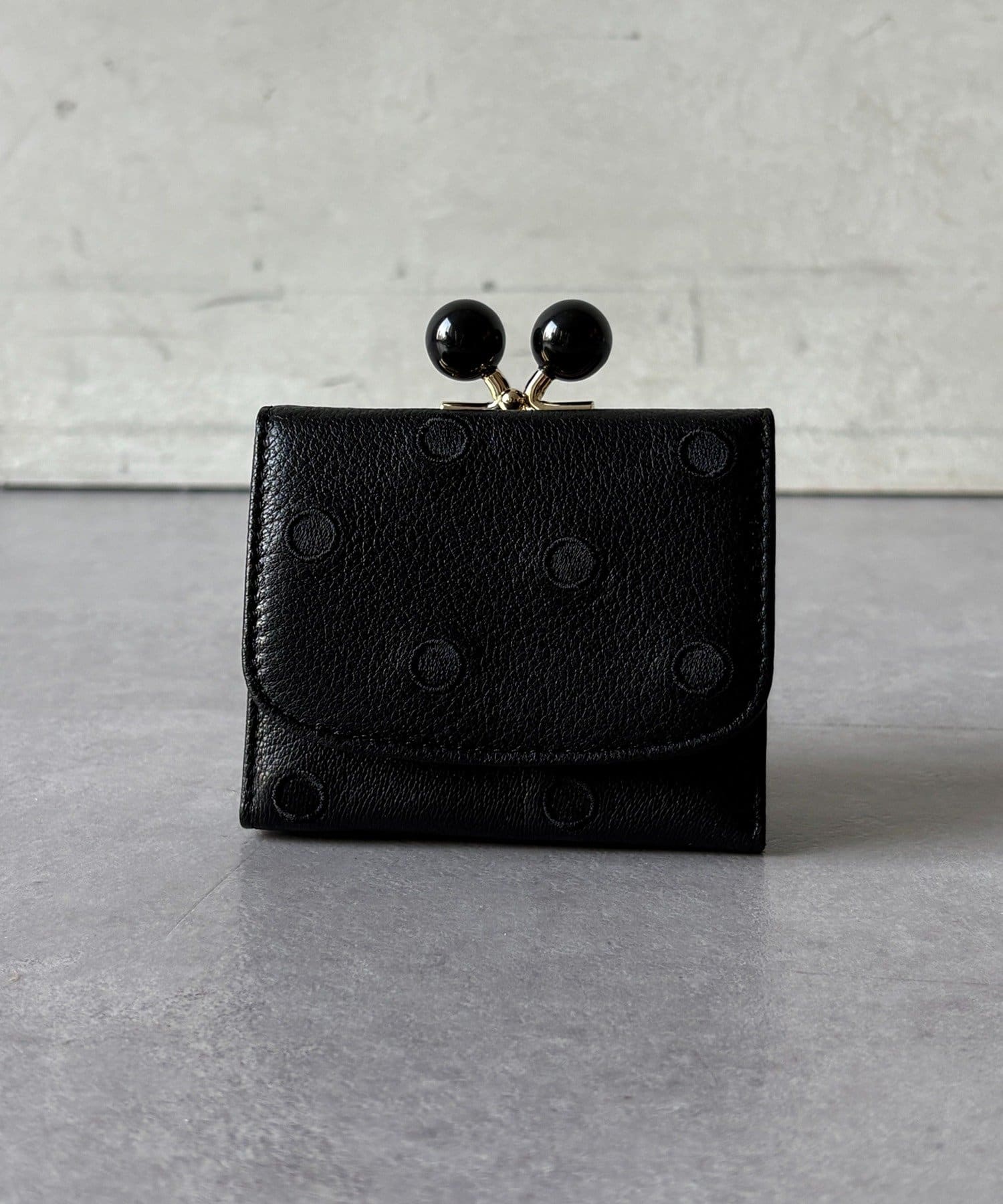 DOUDOU(ドゥドゥ) 【WEB限定】アクリル玉3つ折りウォレット