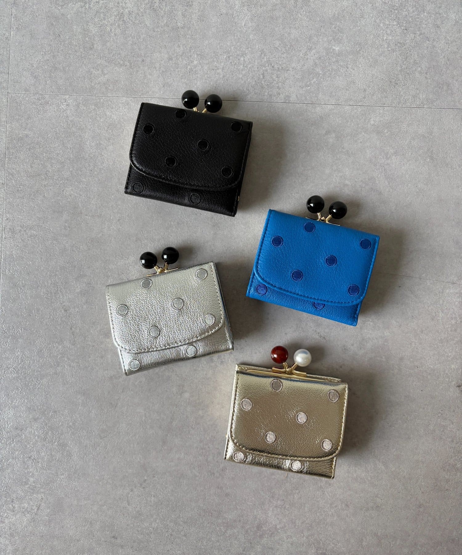 DOUDOU(ドゥドゥ) 【WEB限定】アクリル玉3つ折りウォレット