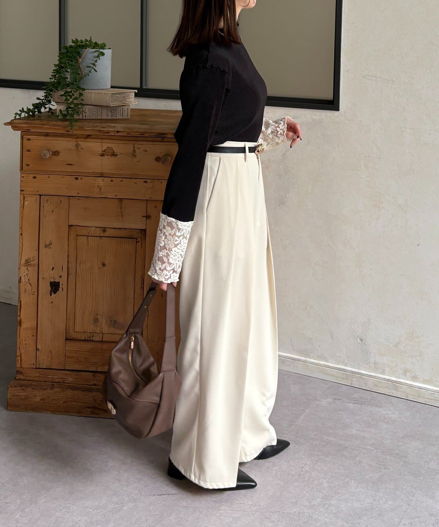 Thevon.(ゼヴォン) 袖先切替プリーツメロープルオーバー