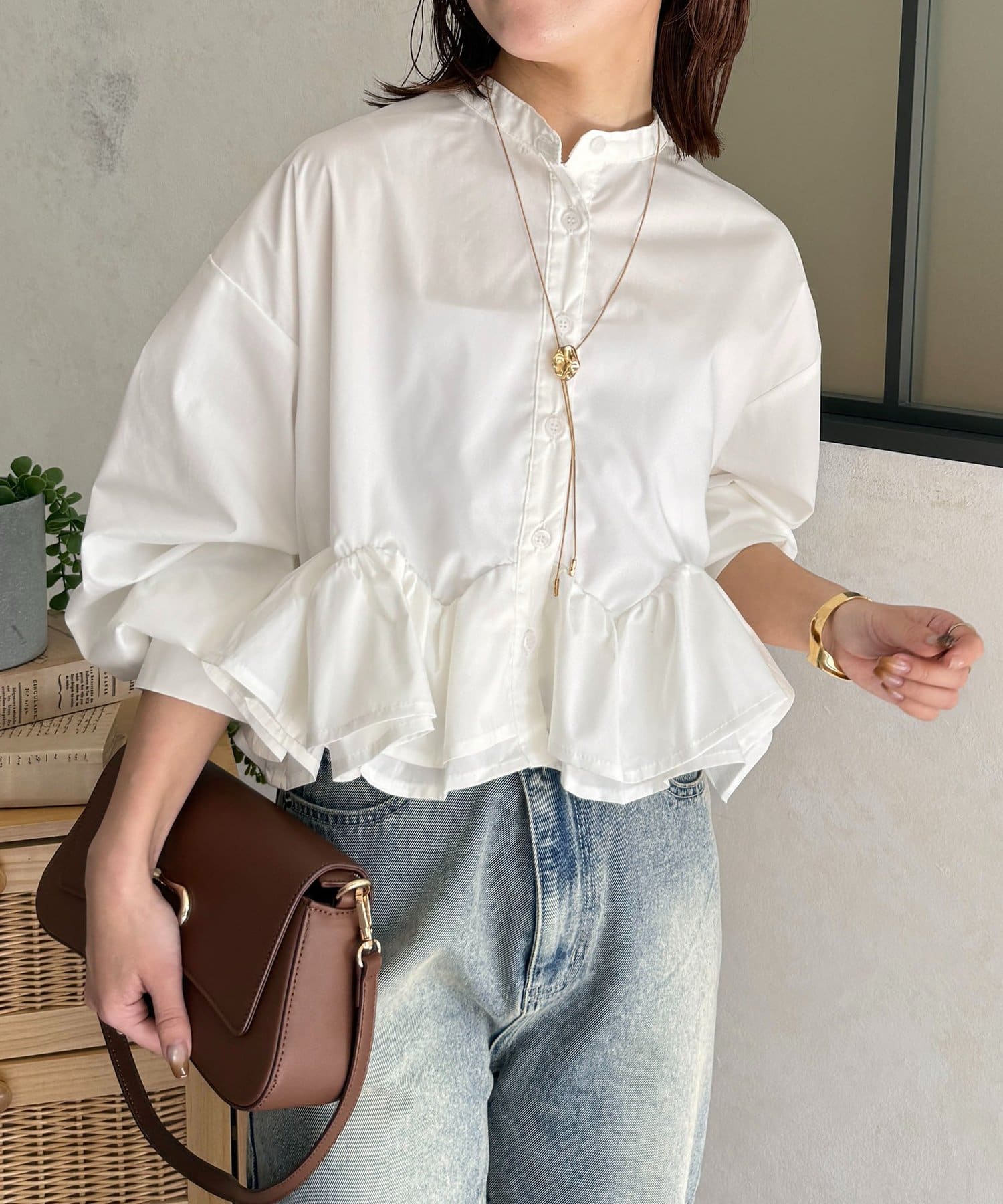 Thevon.(ゼヴォン) フリルヘムブラウス