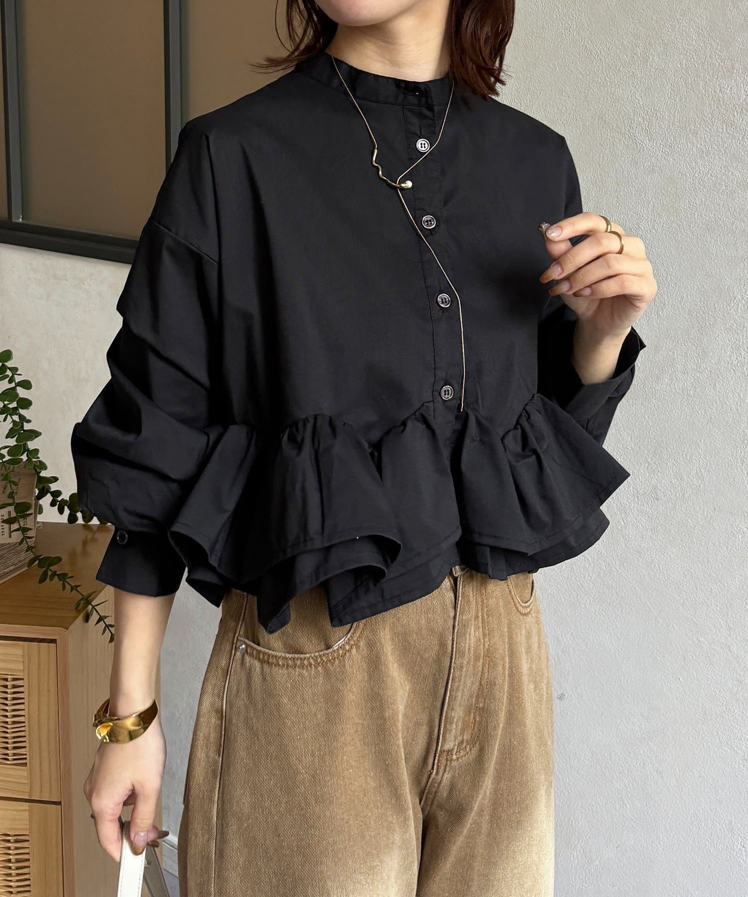 Thevon.(ゼヴォン) フリルヘムブラウス