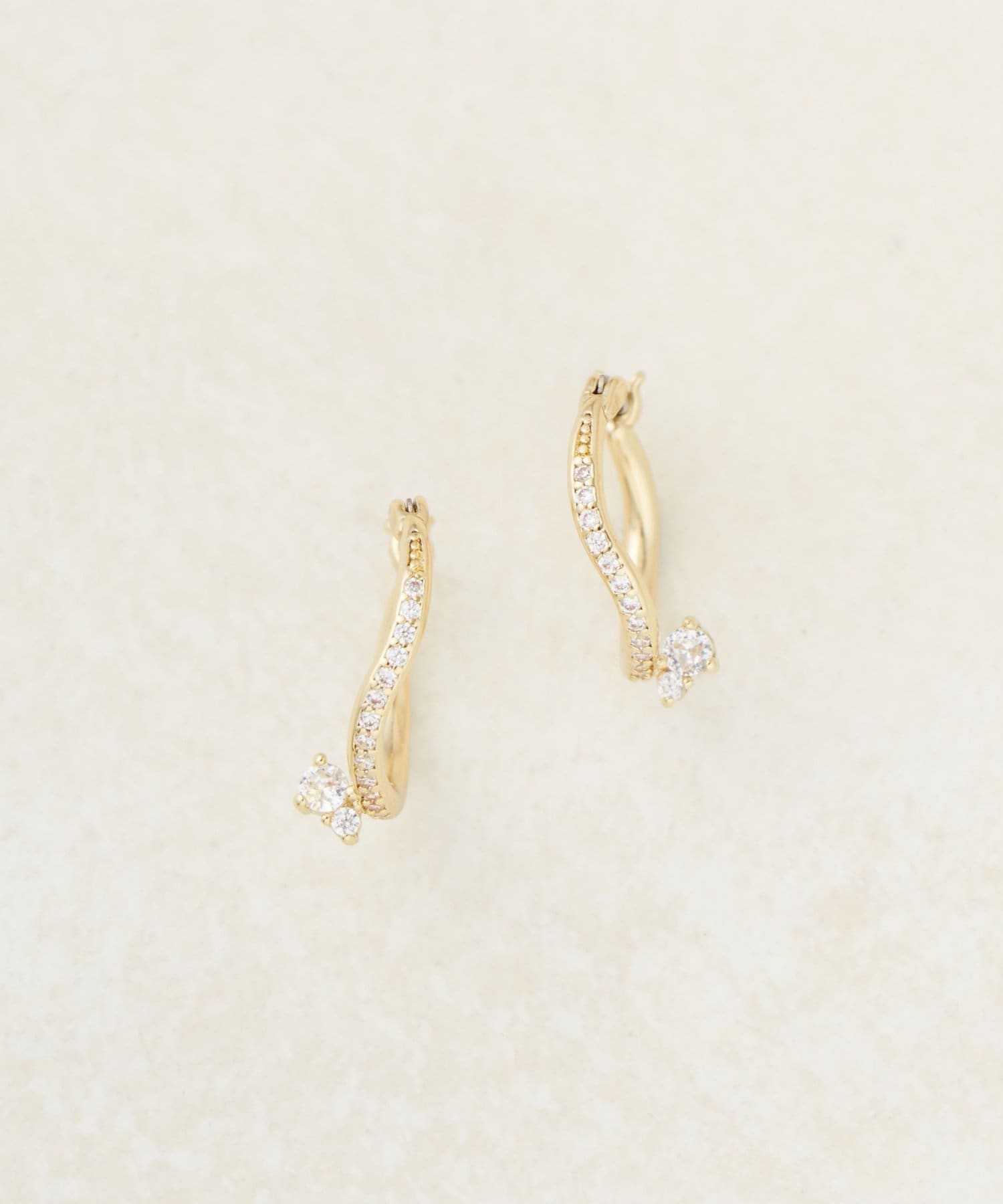 DISCOAT(ディスコート) 【GOLDY】パールストーンニュアンスフープピアス