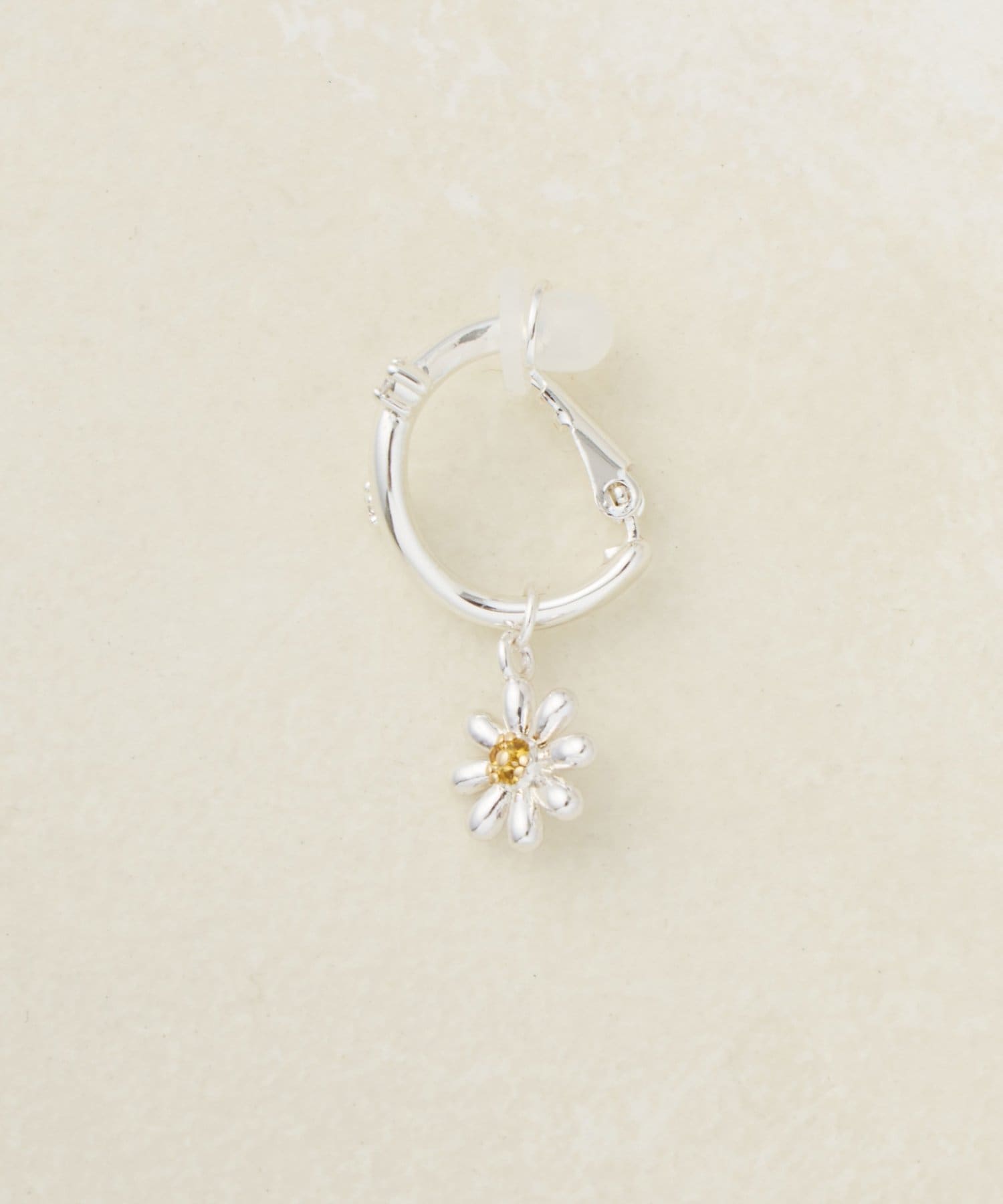 DISCOAT(ディスコート) 【GOLDY】ソリッドフラワースウィングイヤリング