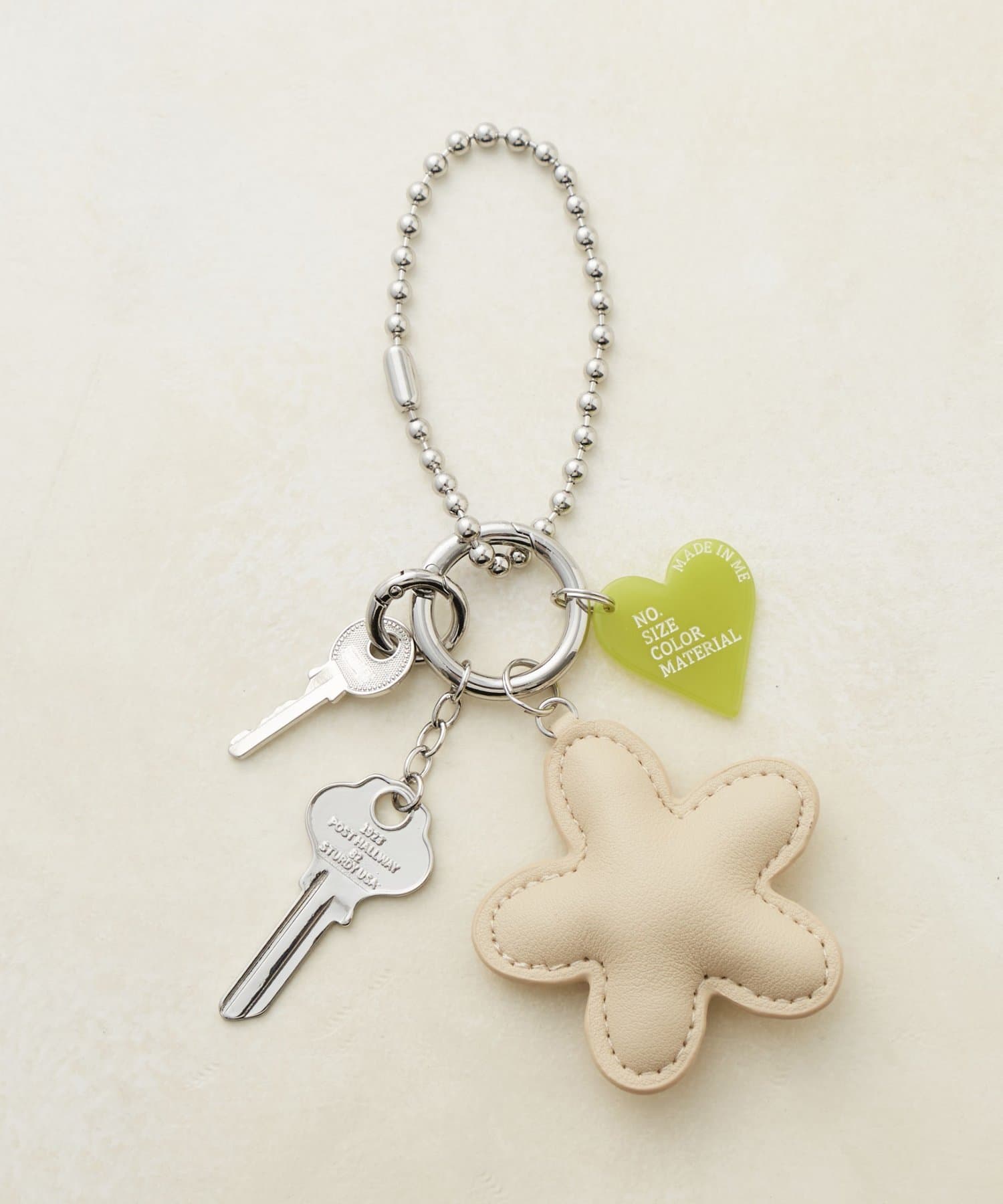 DISCOAT(ディスコート) 【GOLDY】レザー調フラワーキーチャーム