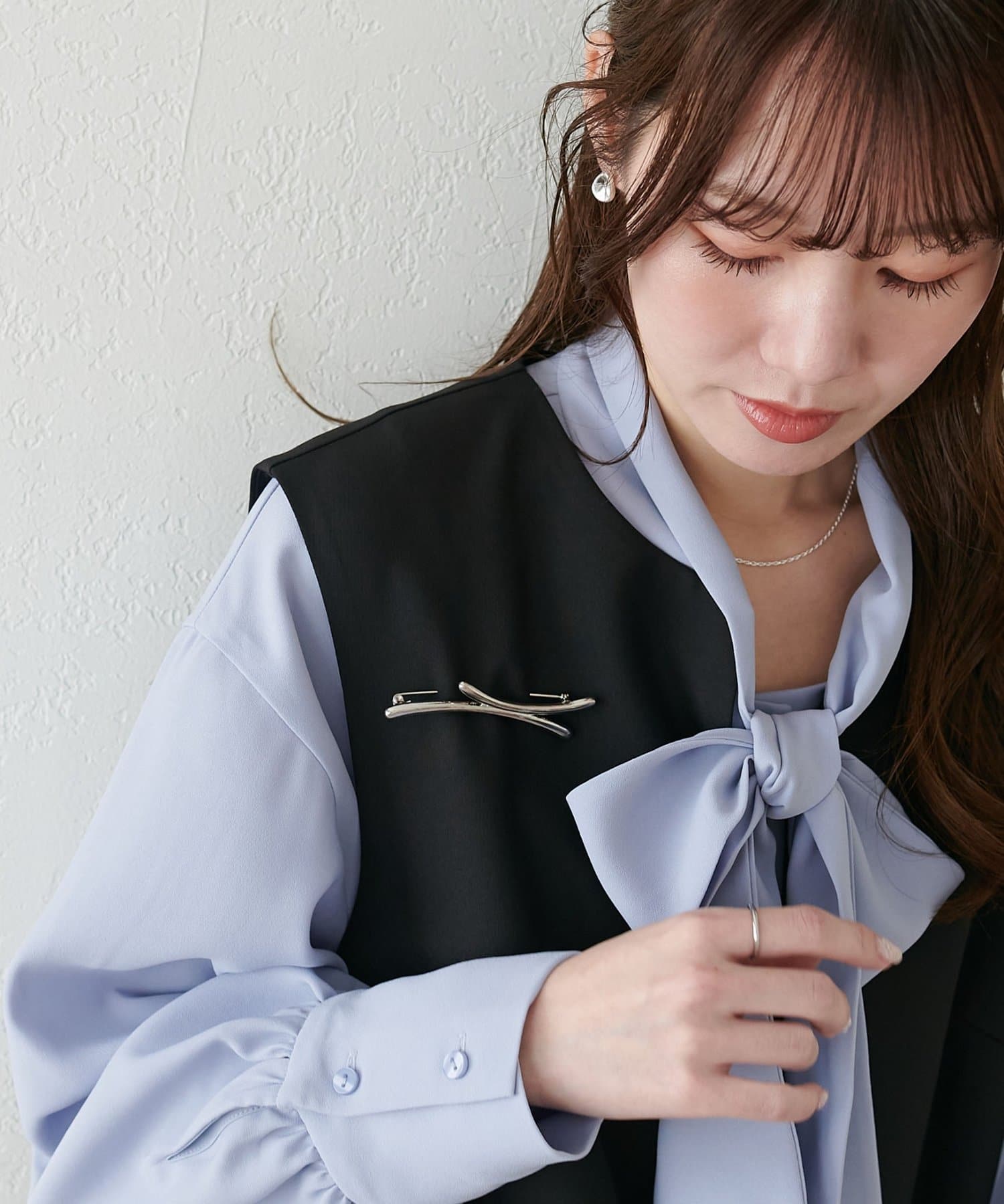 DISCOAT(ディスコート) 1/15(木)12:00~販売スタート【@yuyukekelife監修/セレモニー】クロスラインニュアンスブローチ