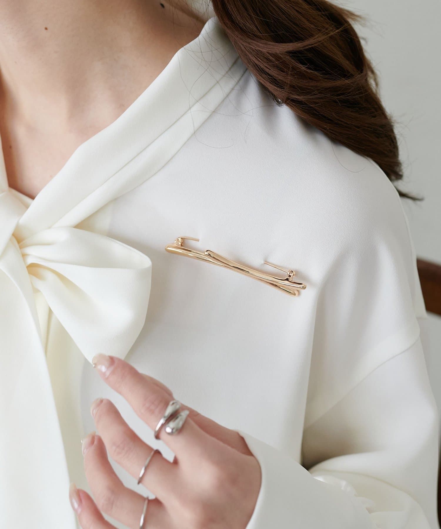 DISCOAT(ディスコート) 1/15(木)12:00~販売スタート【@yuyukekelife監修/セレモニー】クロスラインニュアンスブローチ