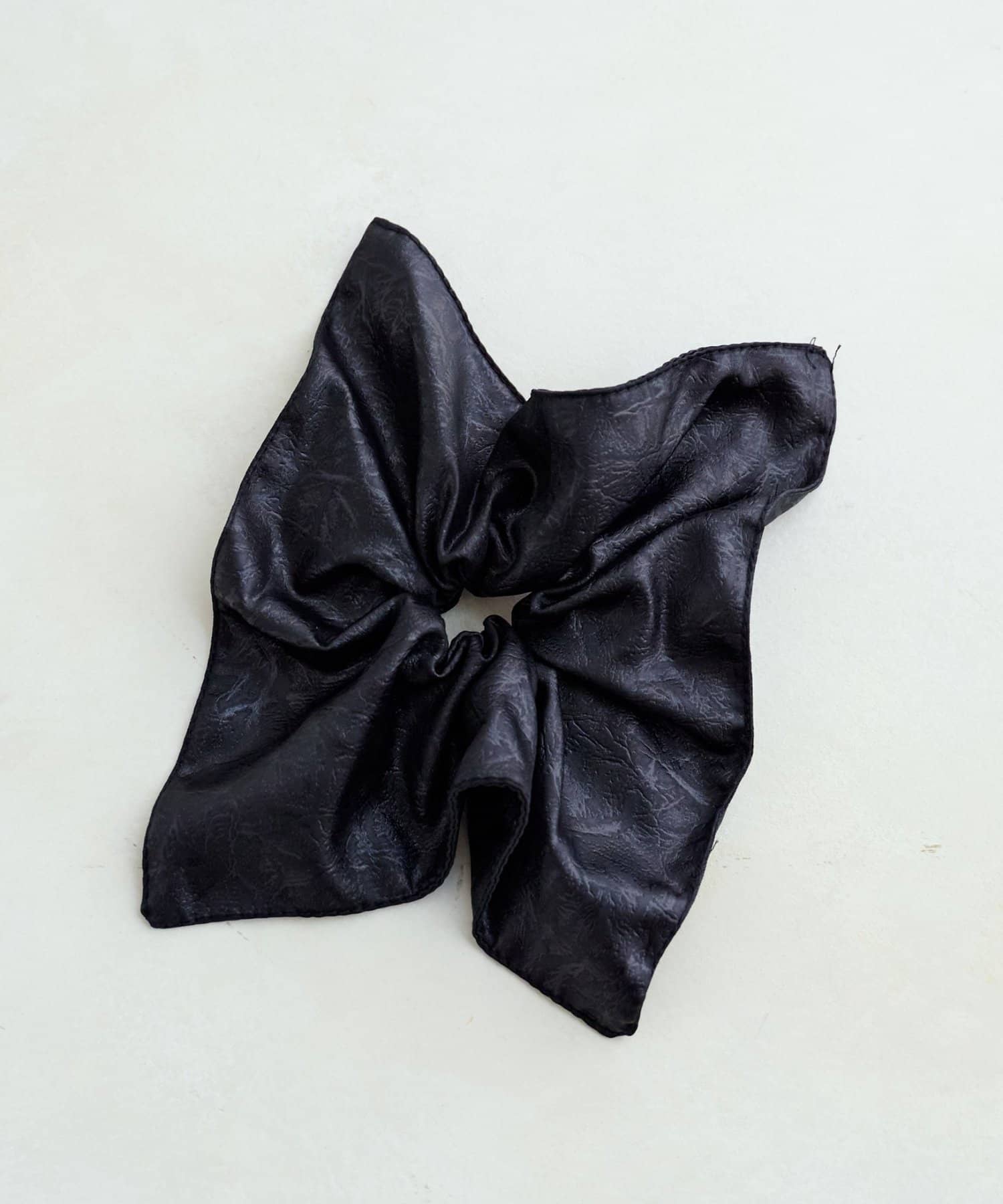 DISCOAT(ディスコート) 【Noka】スクエアレザー調シュシュ