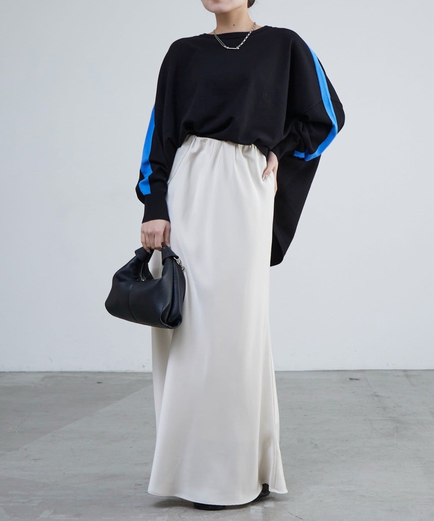 Lui's(ルイス) サイドラインヘムカーブトップス