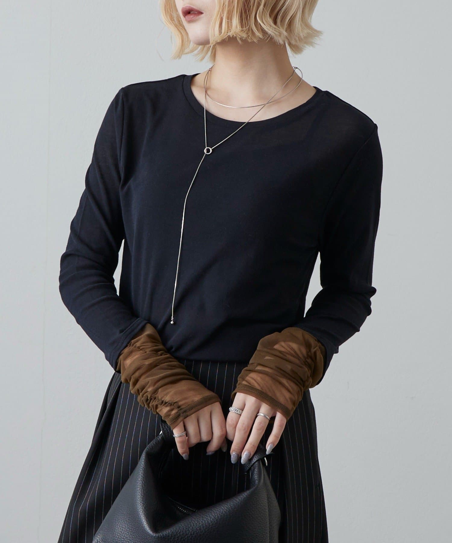 Lui's(ルイス) 袖シャーリングデザインプルオーバー