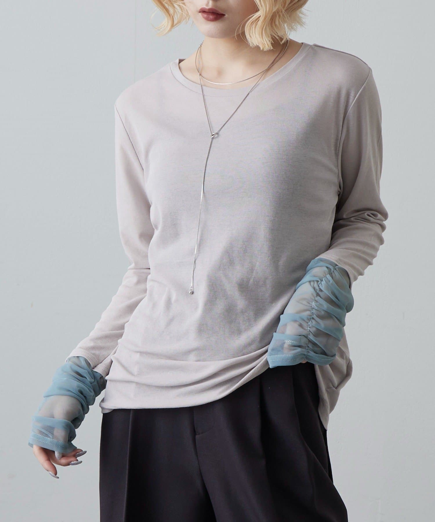 Lui's(ルイス) 袖シャーリングデザインプルオーバー