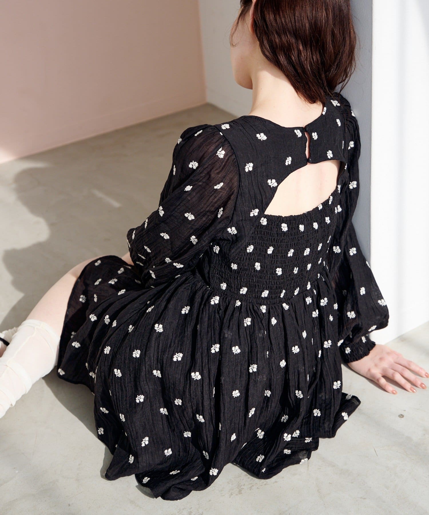 Kastane(カスタネ) 【12.11(木)12:00発売】フラワーステッチミニワンピース