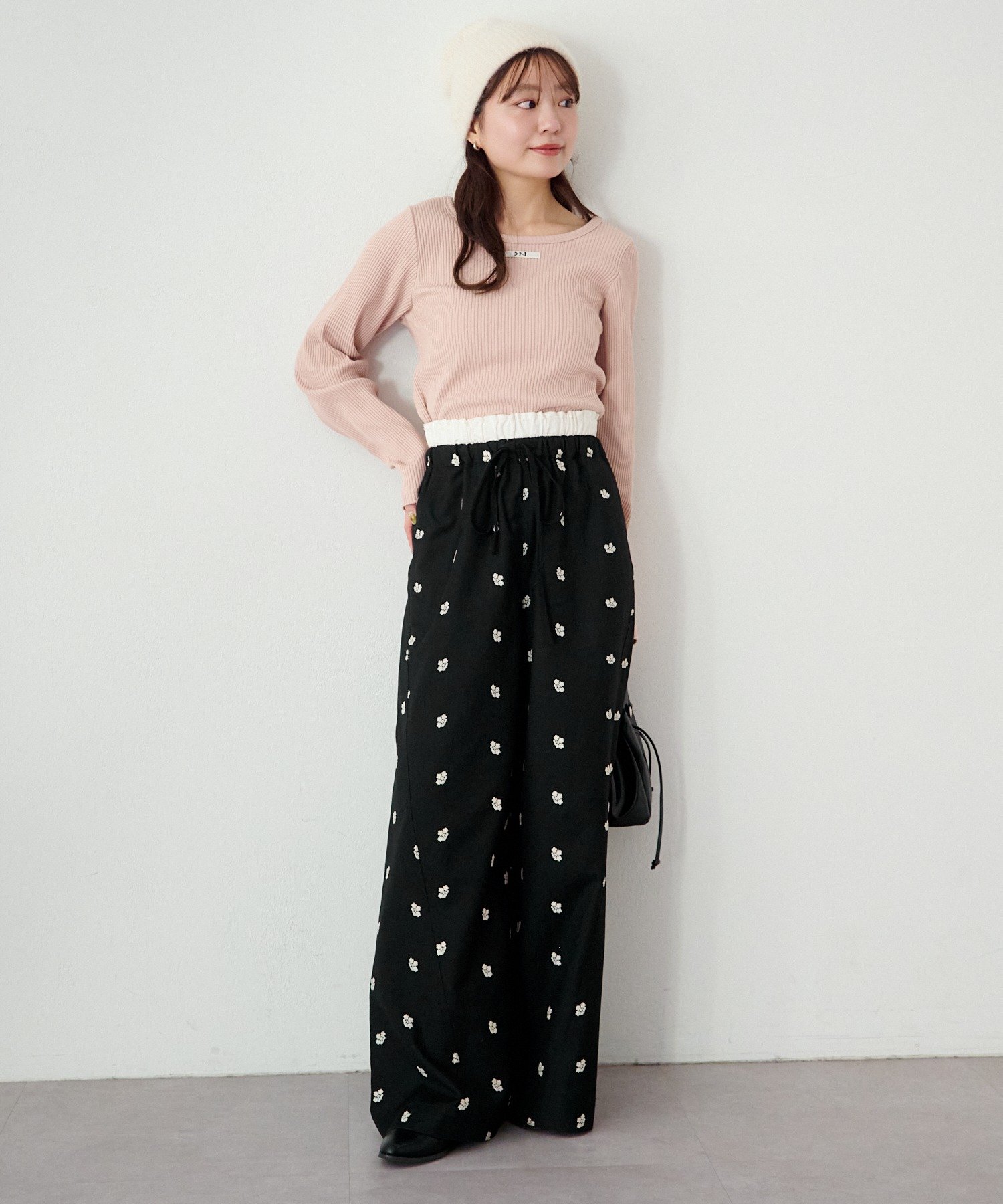 Kastane(カスタネ) 【新色追加/2サイズ展開/低身長サイズ】フラワーステッチワイドパンツ