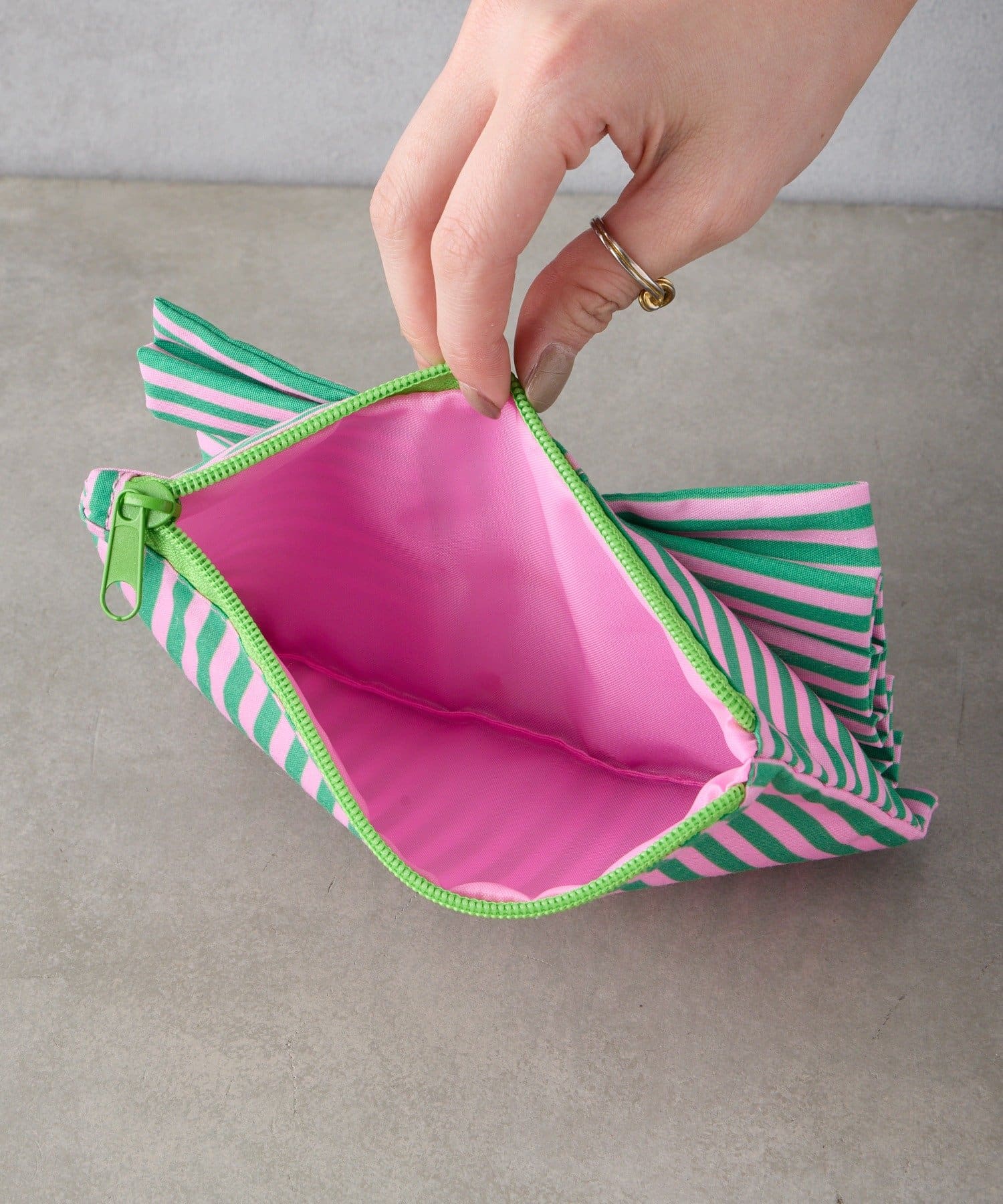 BIRTHDAY BAR(バースデイバー) ストライプコットンポーチM