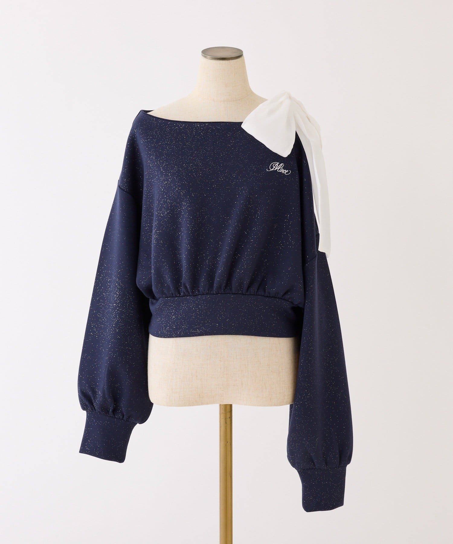 one after another NICE CLAUP(ワンアフターアナザー ナイスクラップ) 肩リボン刺繍入りラメトップス