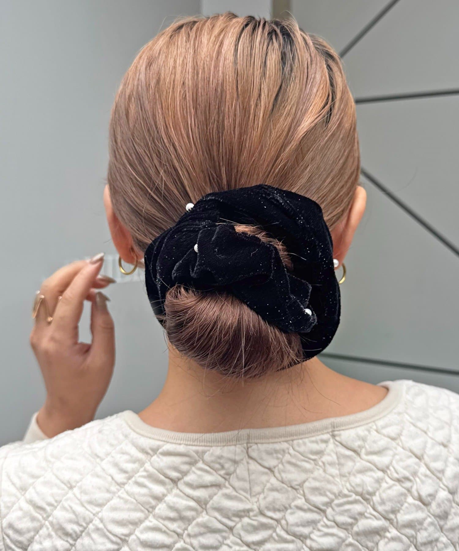 Lattice(ラティス) パール付きラメベロアシュシュ