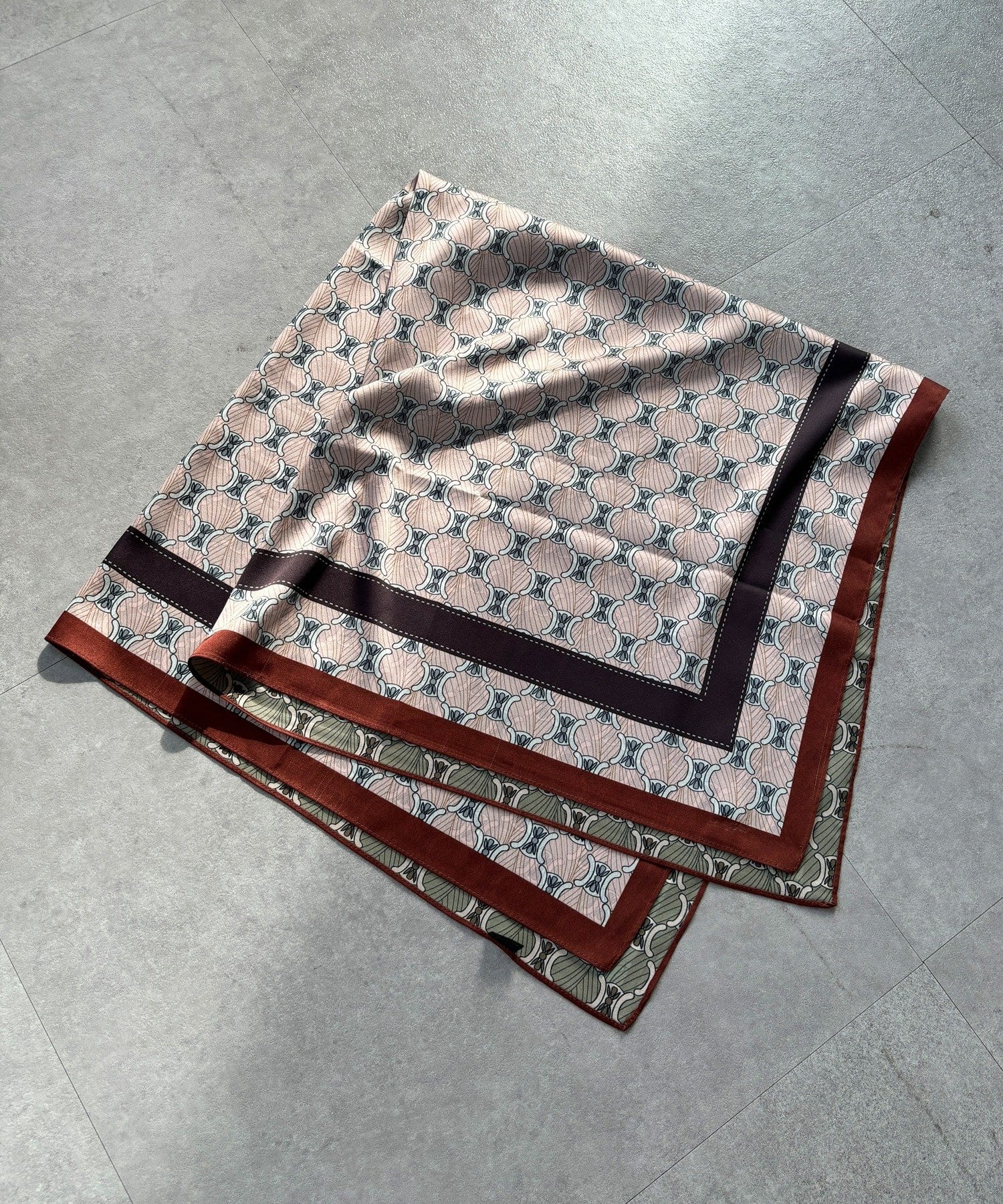 DOUDOU(ドゥドゥ) 【WEB限定】リバーシブル幾何柄スカーフ