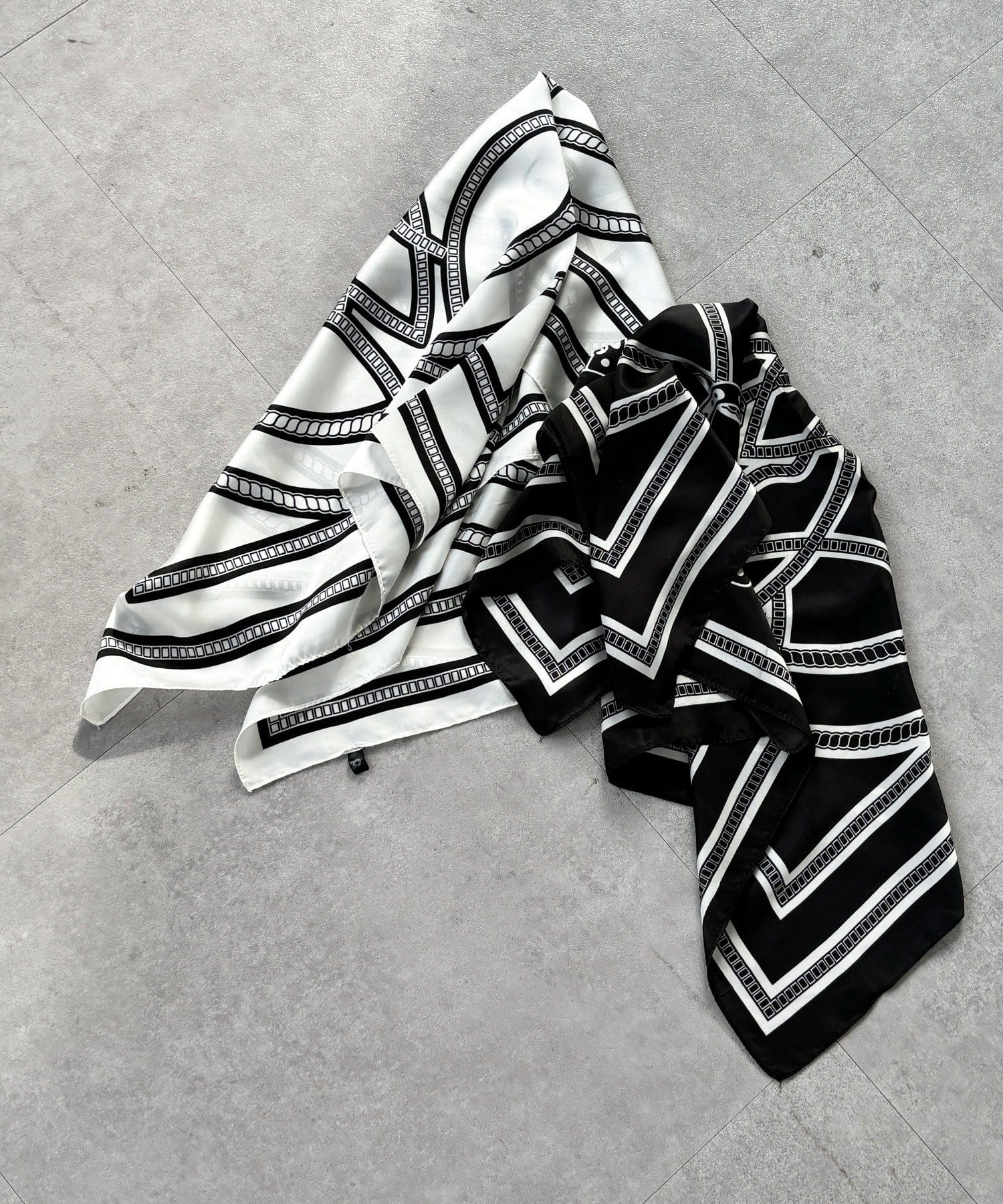 DOUDOU(ドゥドゥ) 【WEB限定】チェーン柄スカーフ