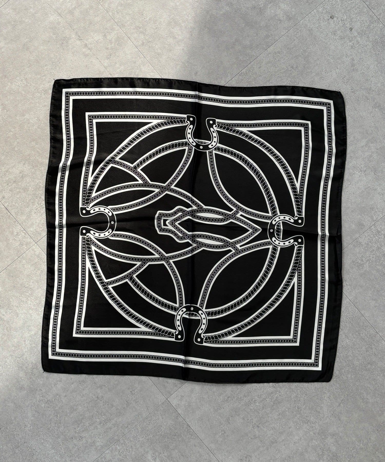 DOUDOU(ドゥドゥ) 【WEB限定】チェーン柄スカーフ