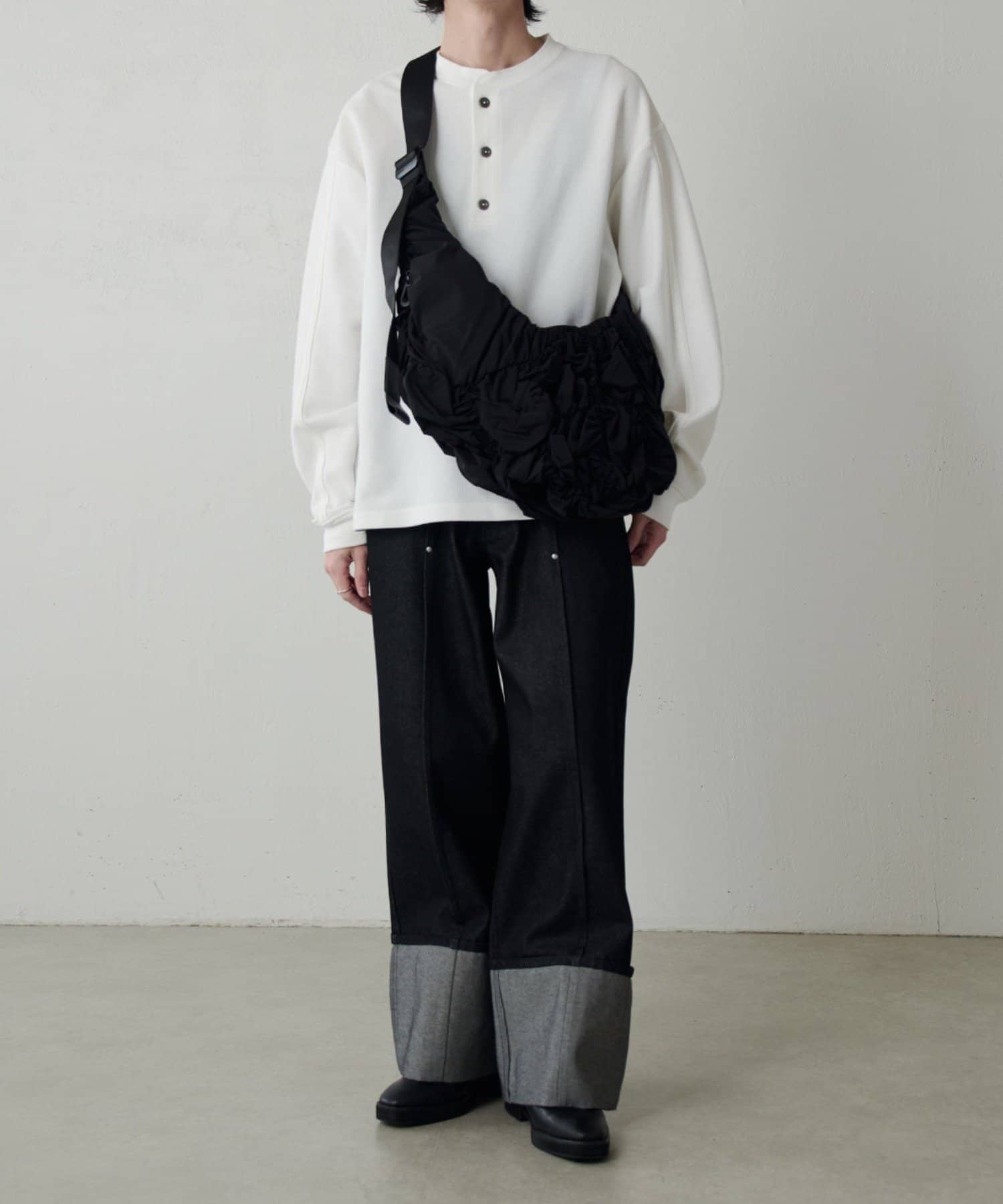 Lui's(ルイス) 【Neucon】ロールアップタックワイドストレートデニム / セットアップ対応