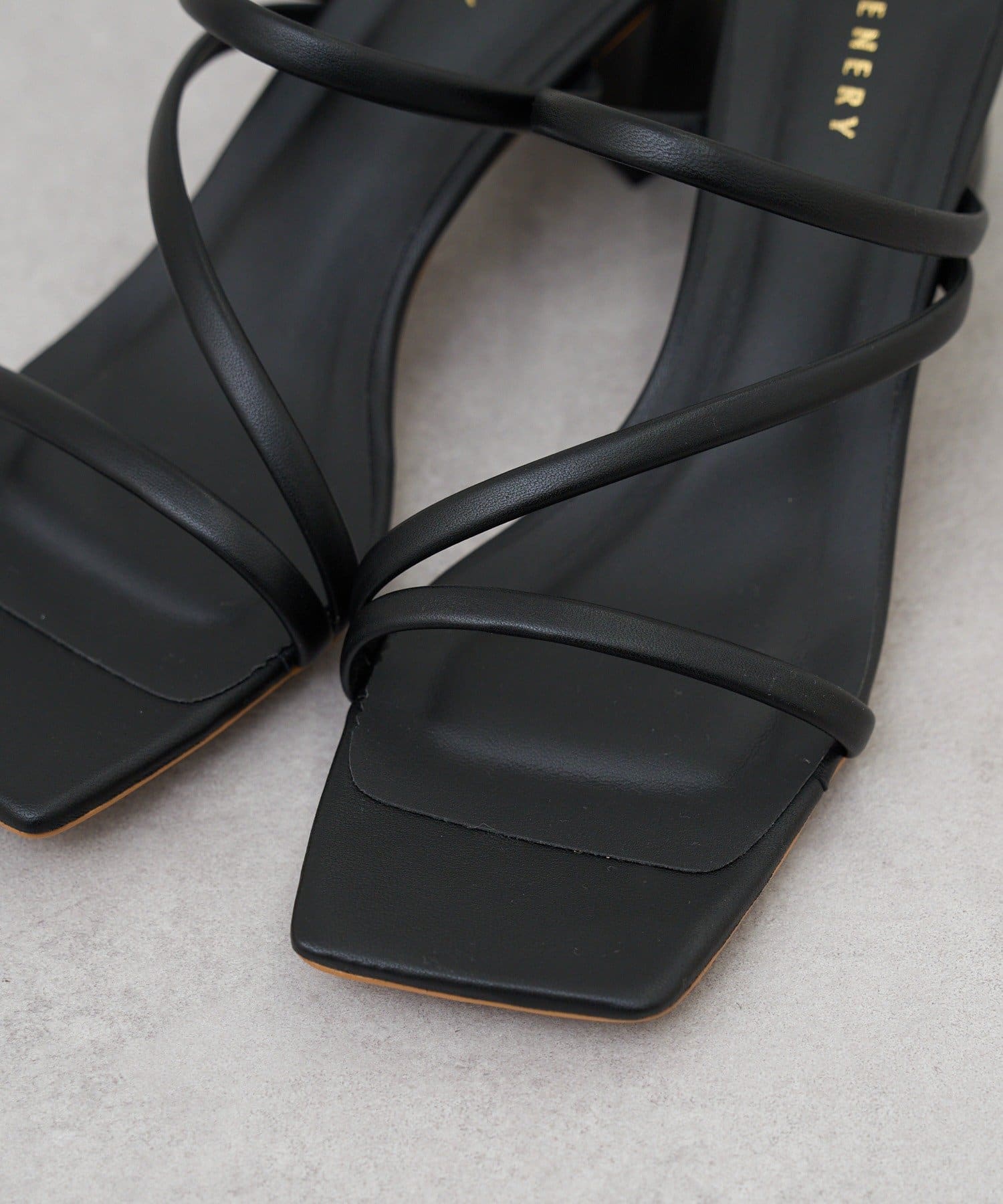 SHENERY(シーナリー) ストラップヒールサンダル