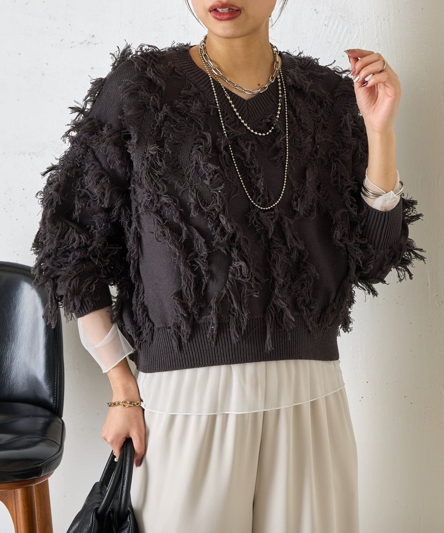 Jena　espace merveilleux(ジェナ　エスパスメルヴェイユ) フリンジVニット