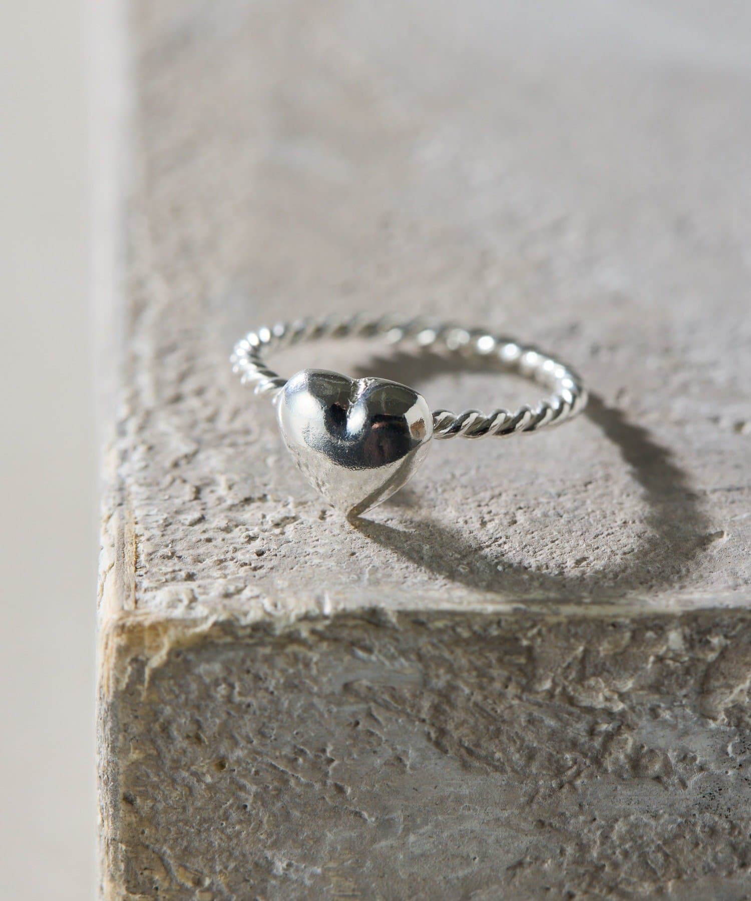 COLLAGE GALLARDAGALANTE(コラージュ ガリャルダガランテ) 【Sivelle./シヴェル】Silver925 ハートツイストリング