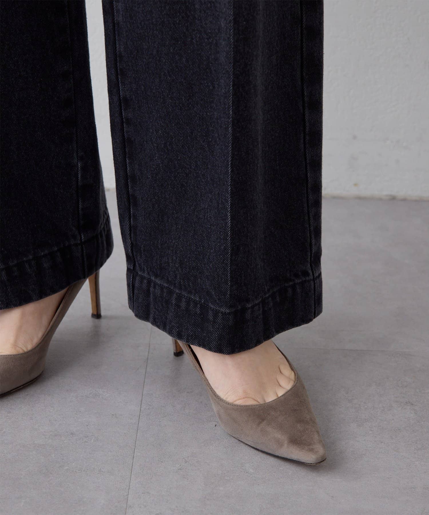 Whim Gazette(ウィム ガゼット) センタープレスブラックデニムパンツ