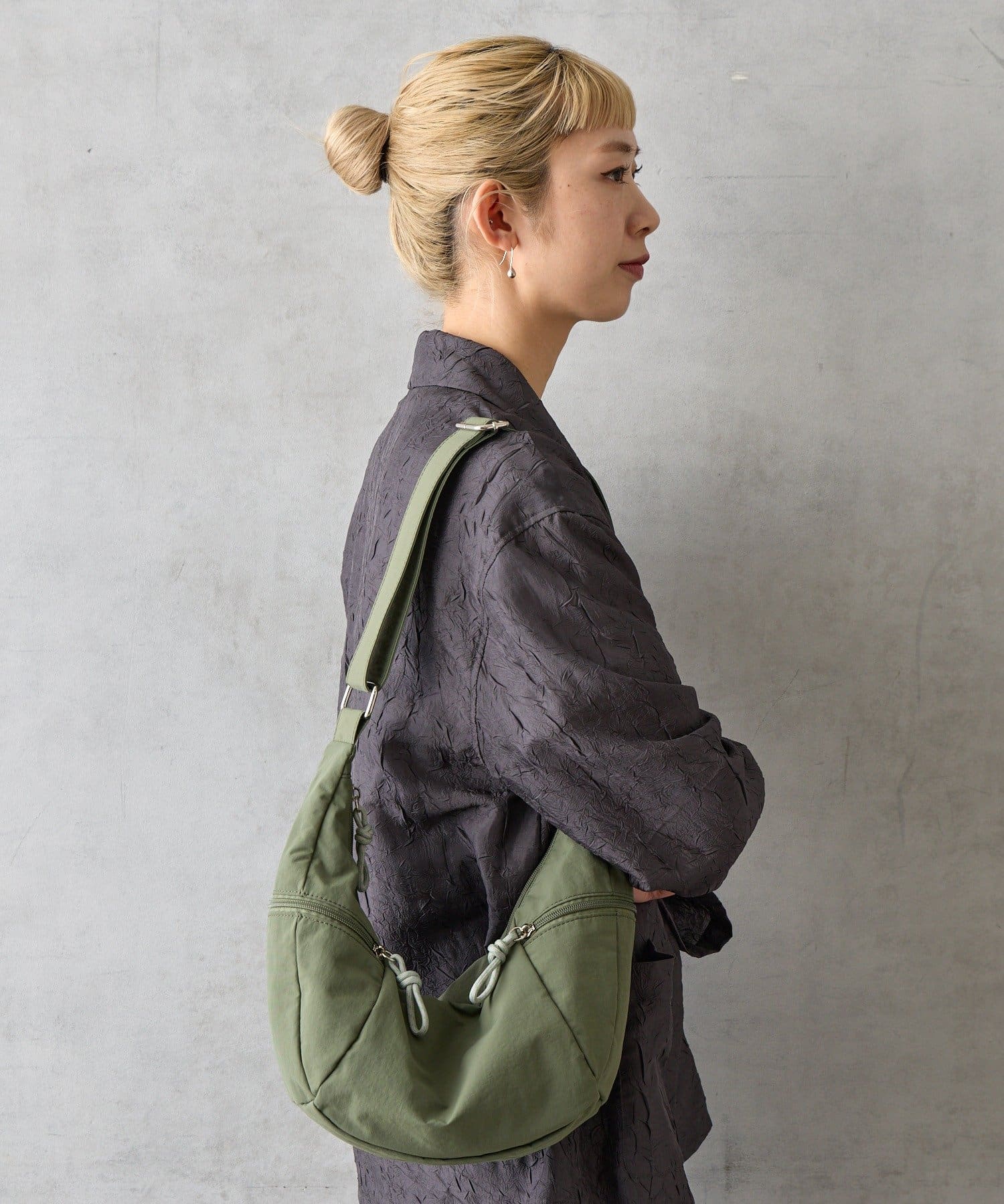 BIRTHDAY BAR(バースデイバー) ナイロンショルダーZIPボディバッグ