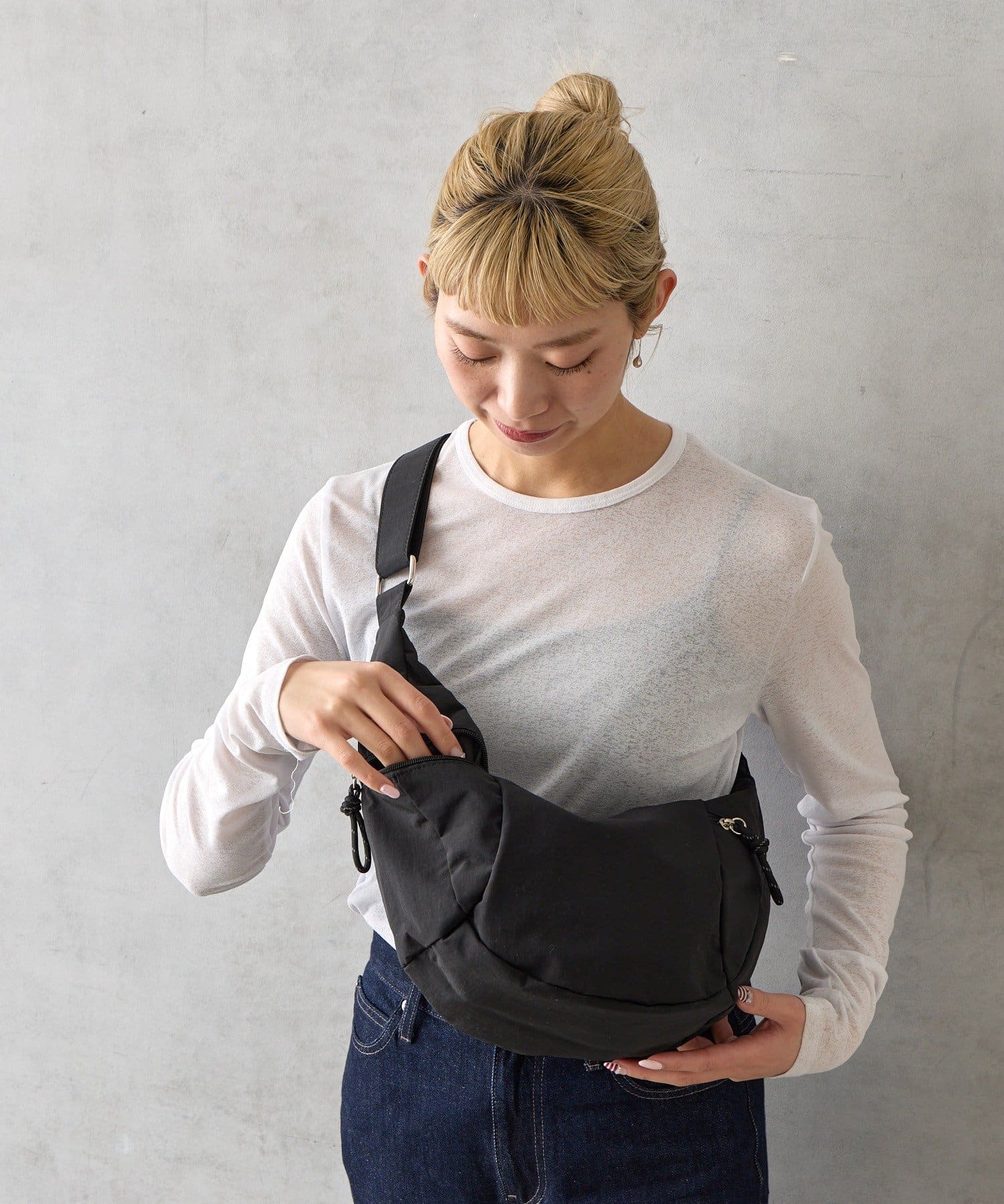 BIRTHDAY BAR(バースデイバー) ナイロンショルダーZIPボディバッグ