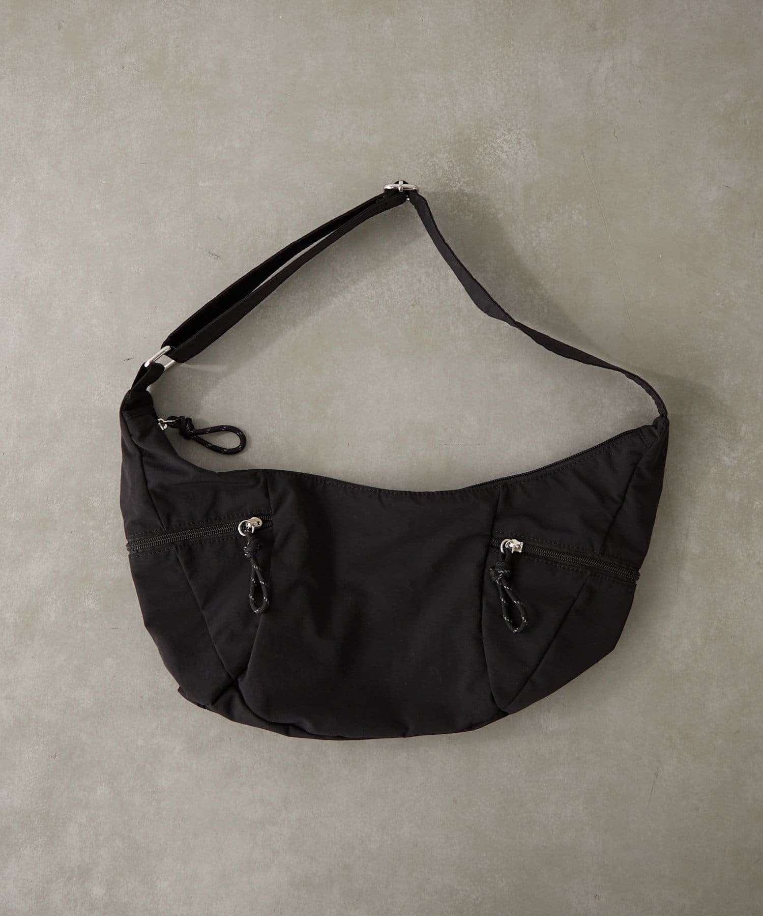 BIRTHDAY BAR(バースデイバー) ナイロンショルダーZIPボディバッグ