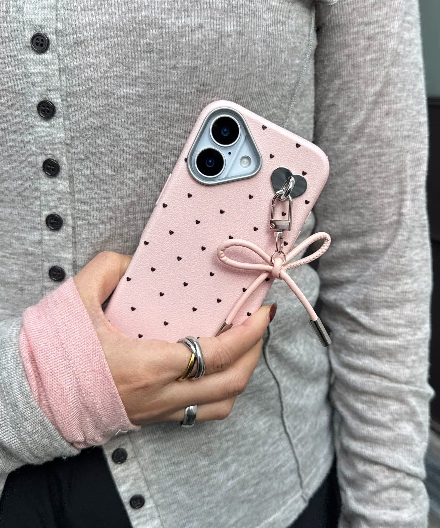 Lattice(ラティス) リボンハートドットスマホケース(iPhone16)