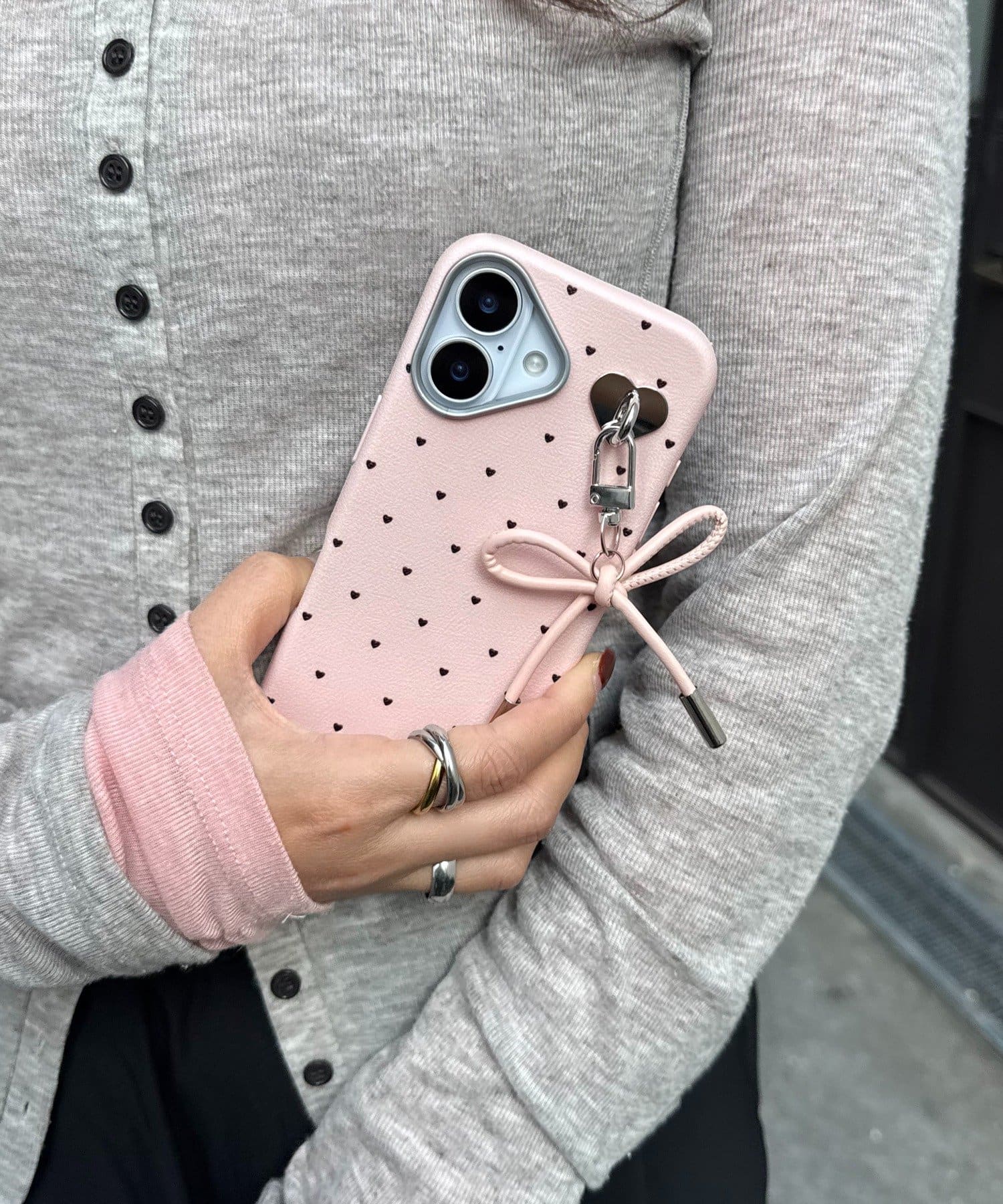Lattice(ラティス) リボンハートドットスマホケース(iPhone16)