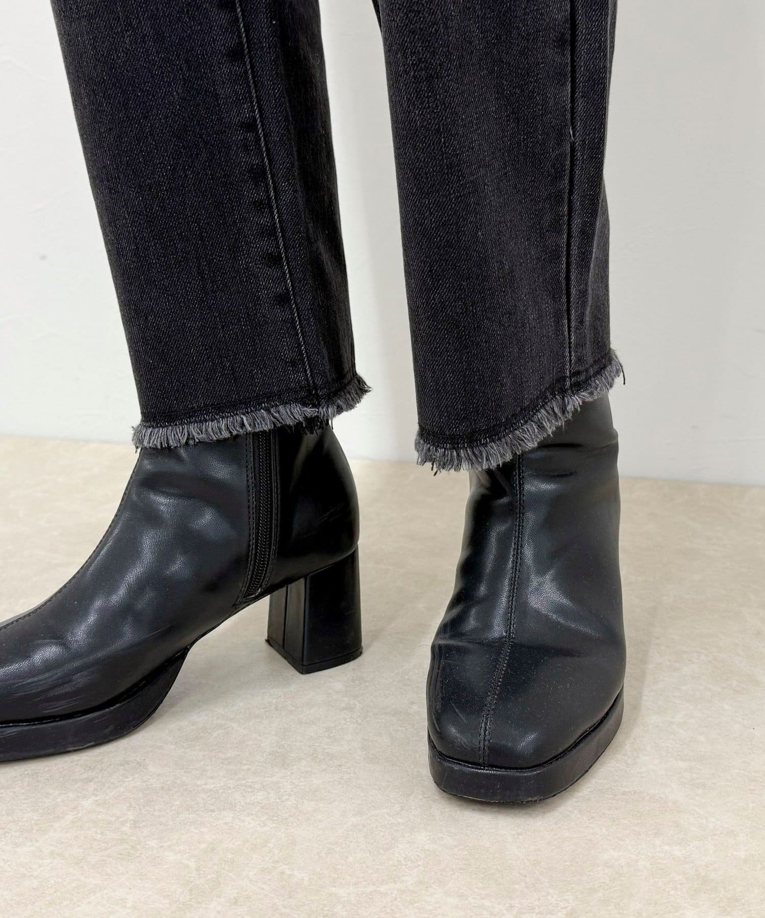 FREDY & GLOSTER(フレディ アンド グロスター) カットオフデニムパンツ