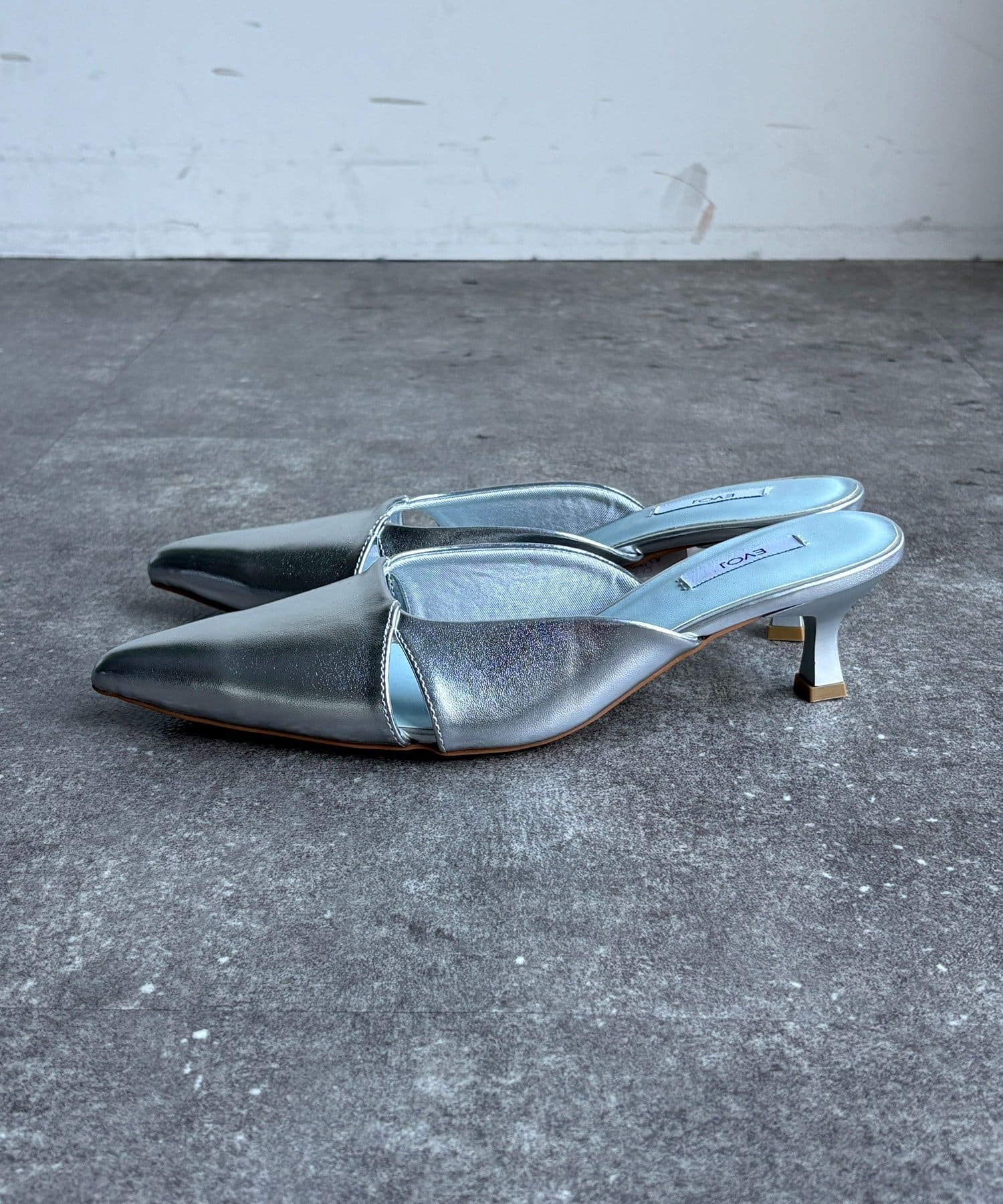 DOUDOU(ドゥドゥ) デザインカットパンプス