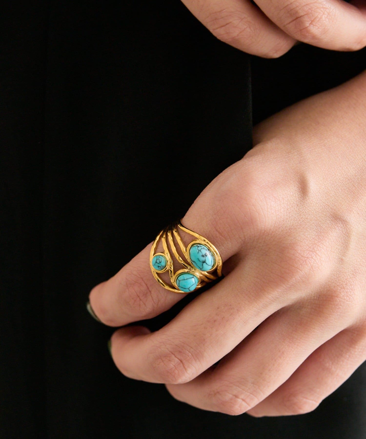 ear PAPILLONNER(イア パピヨネ) 《金属アレルギー対応/ステンレス》スリーカボションリング