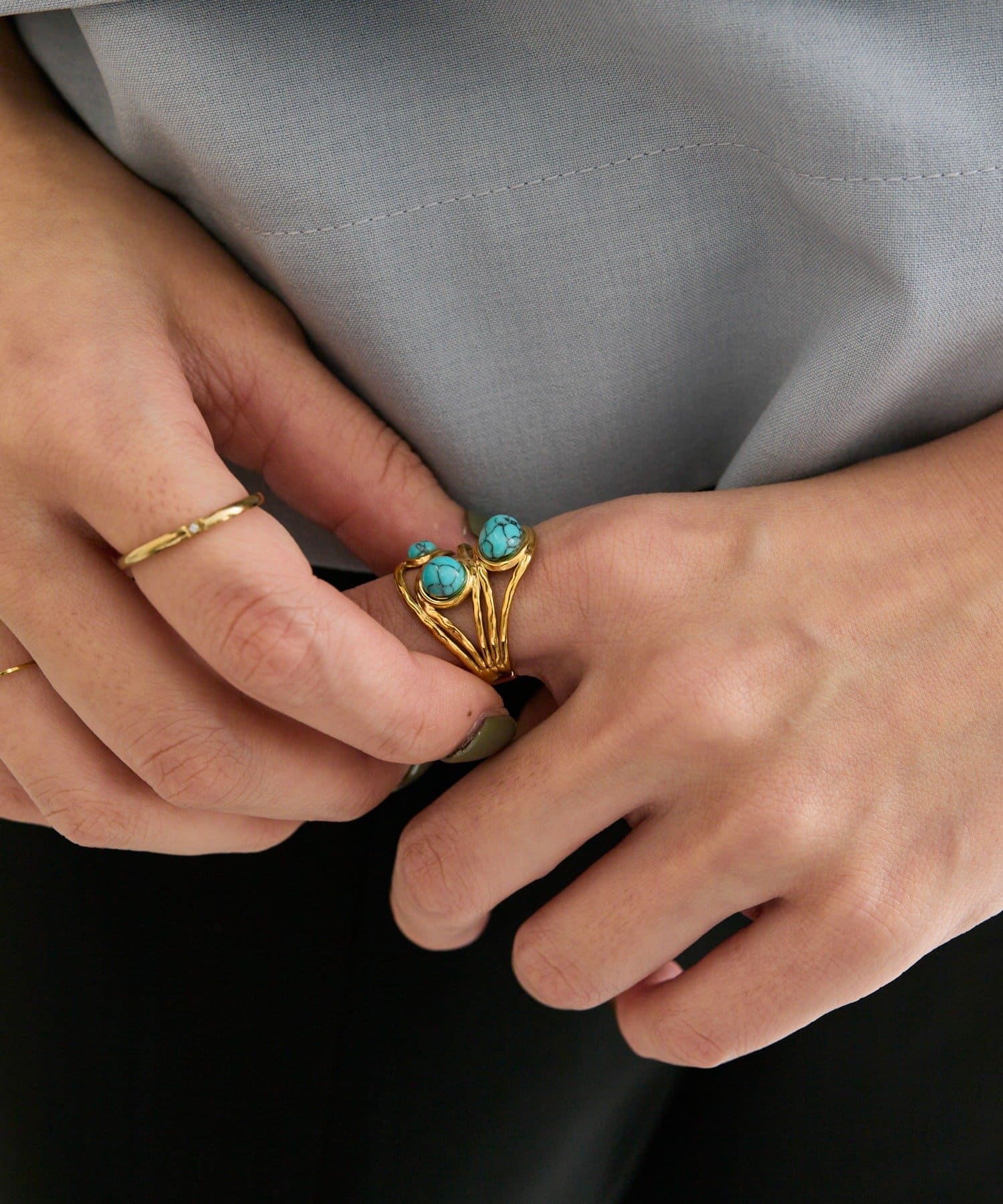 ear PAPILLONNER(イア パピヨネ) 《金属アレルギー対応/ステンレス》スリーカボションリング