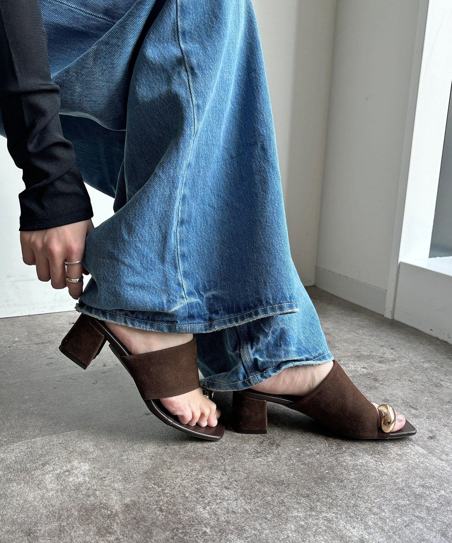 DOUDOU(ドゥドゥ) 【WEB限定】GOLDトングミュールサンダル